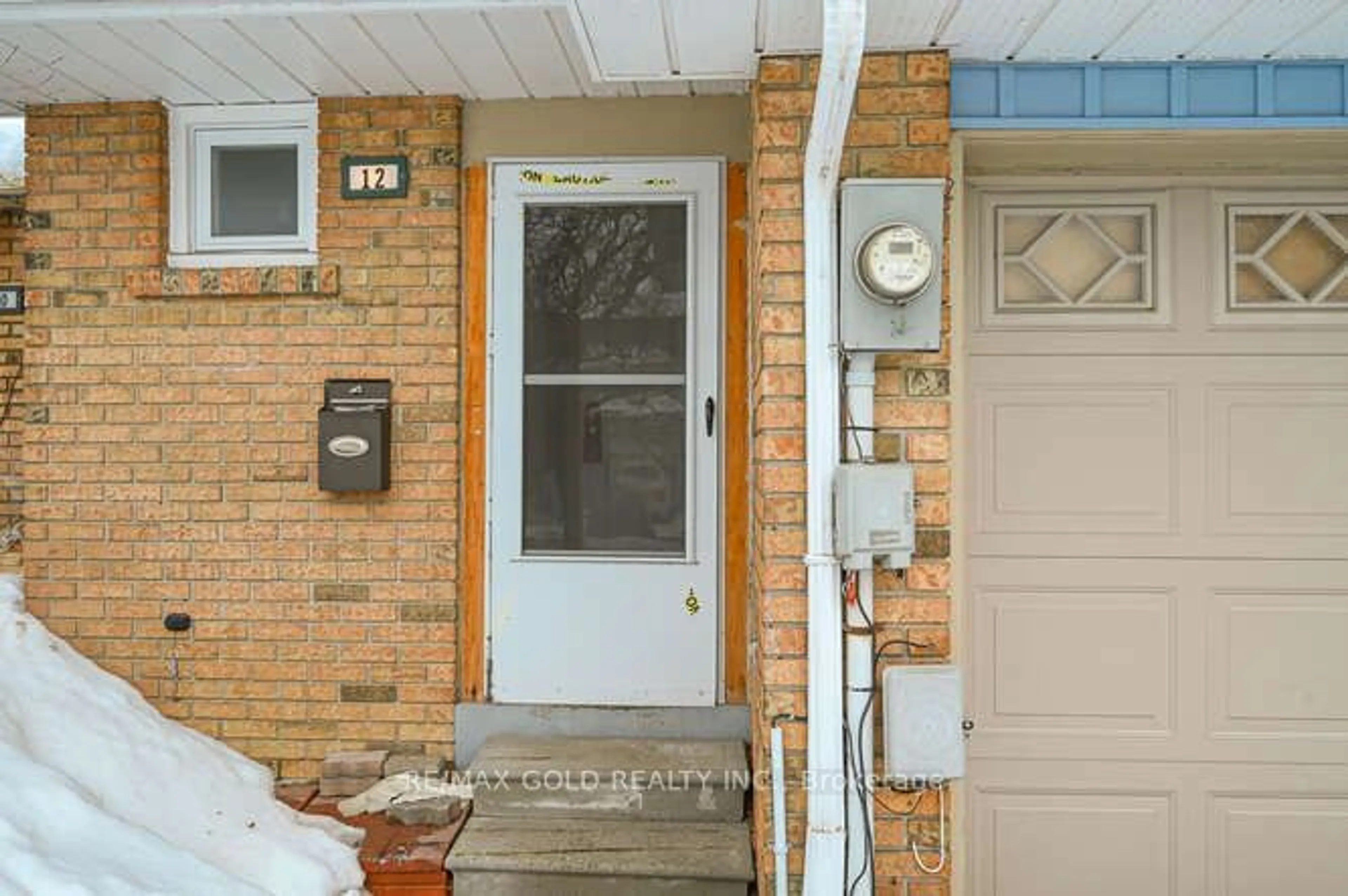 Indoor entryway for 12 Rusthall Way, Brampton Ontario L6V 3R6