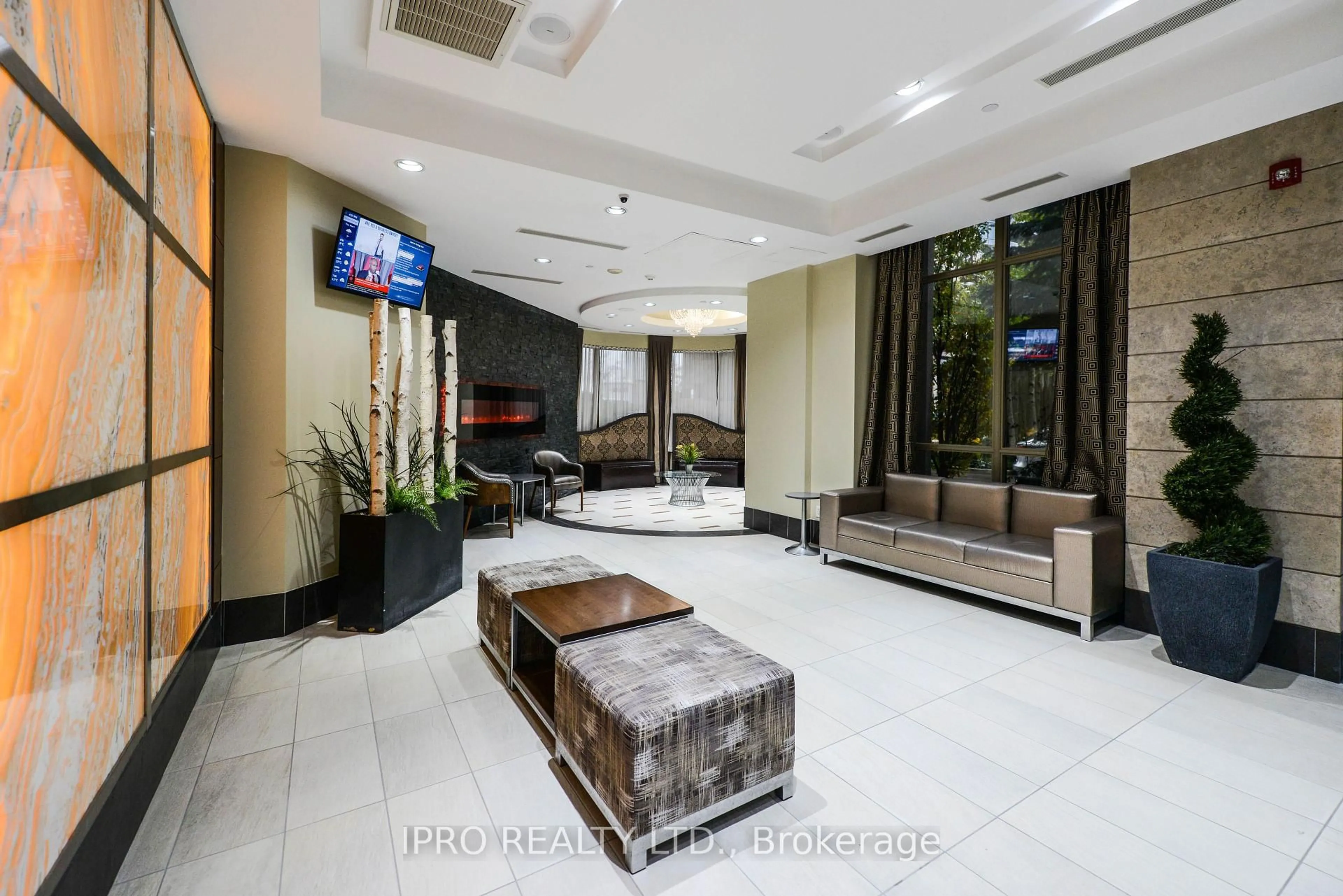 Lobby for 310 Burnhamthorpe Rd #3114, Mississauga Ontario L5B 4P9