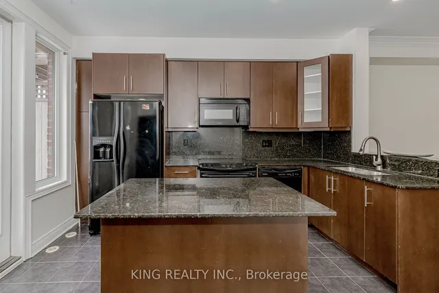 Additional property image - 1812 Burnhamthorpe Rd Unit 92