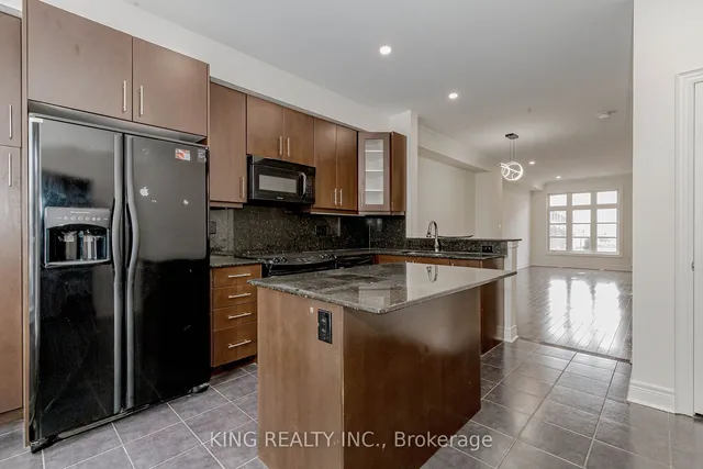 Additional property image - 1812 Burnhamthorpe Rd Unit 92