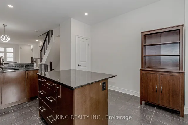 Additional property image - 1812 Burnhamthorpe Rd Unit 92
