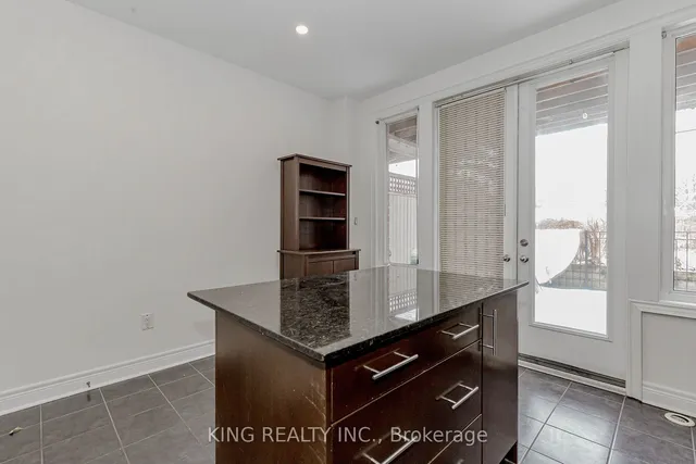 Additional property image - 1812 Burnhamthorpe Rd Unit 92