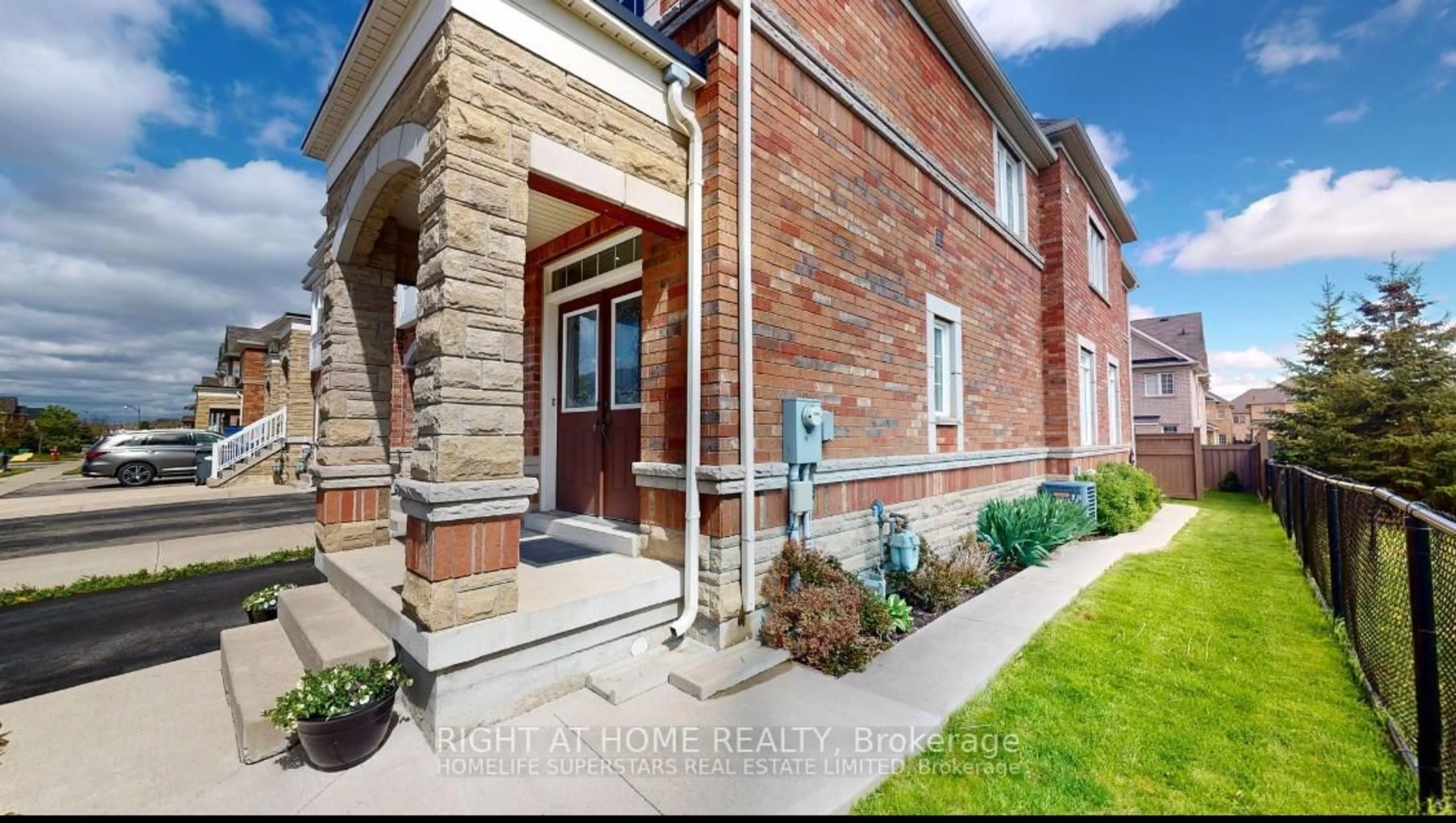 Home with brick exterior material, building for 88 Lorenzo Circ, Brampton Ontario L6R 3N4