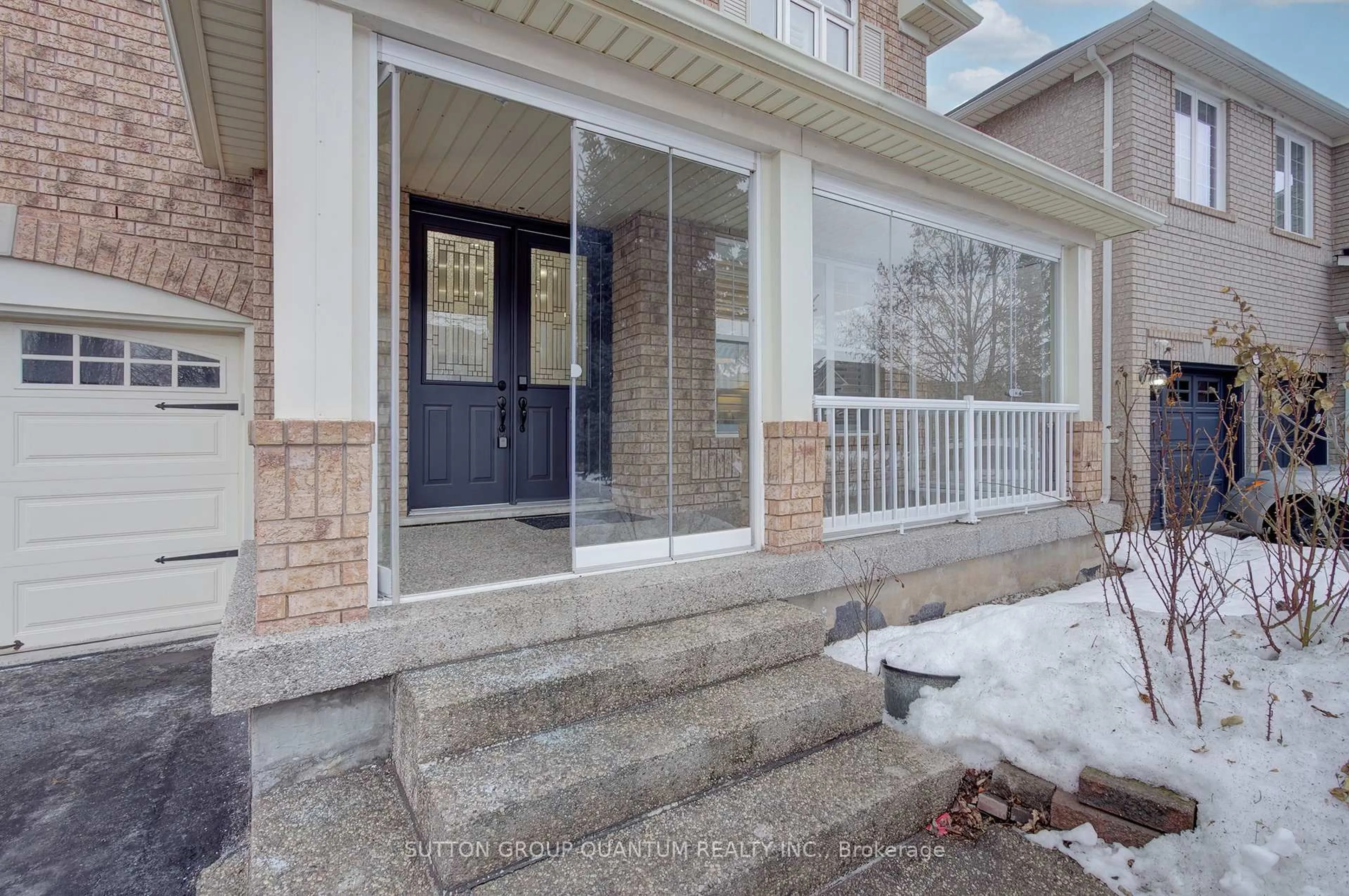 Indoor entryway for 2304 Kingsmill Cres, Oakville Ontario L6M 3X9