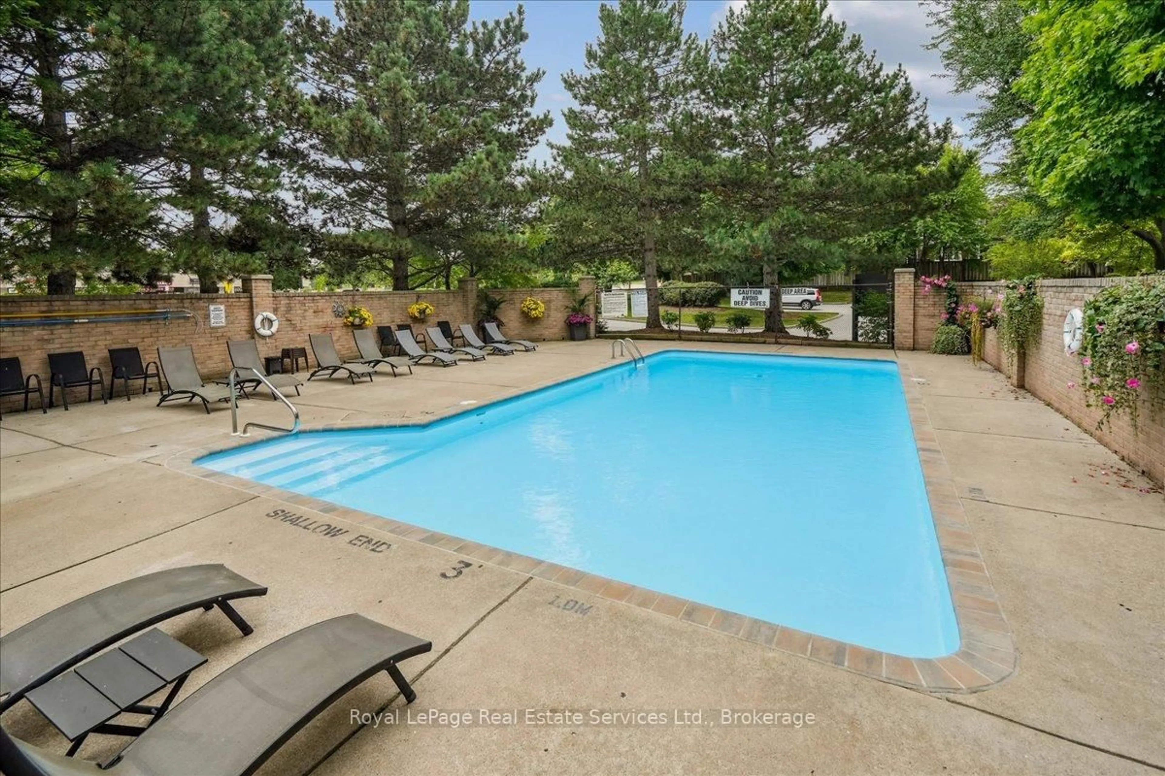 Pool for 1513 Upper Middle Rd #3, Burlington Ontario L7P 4M5