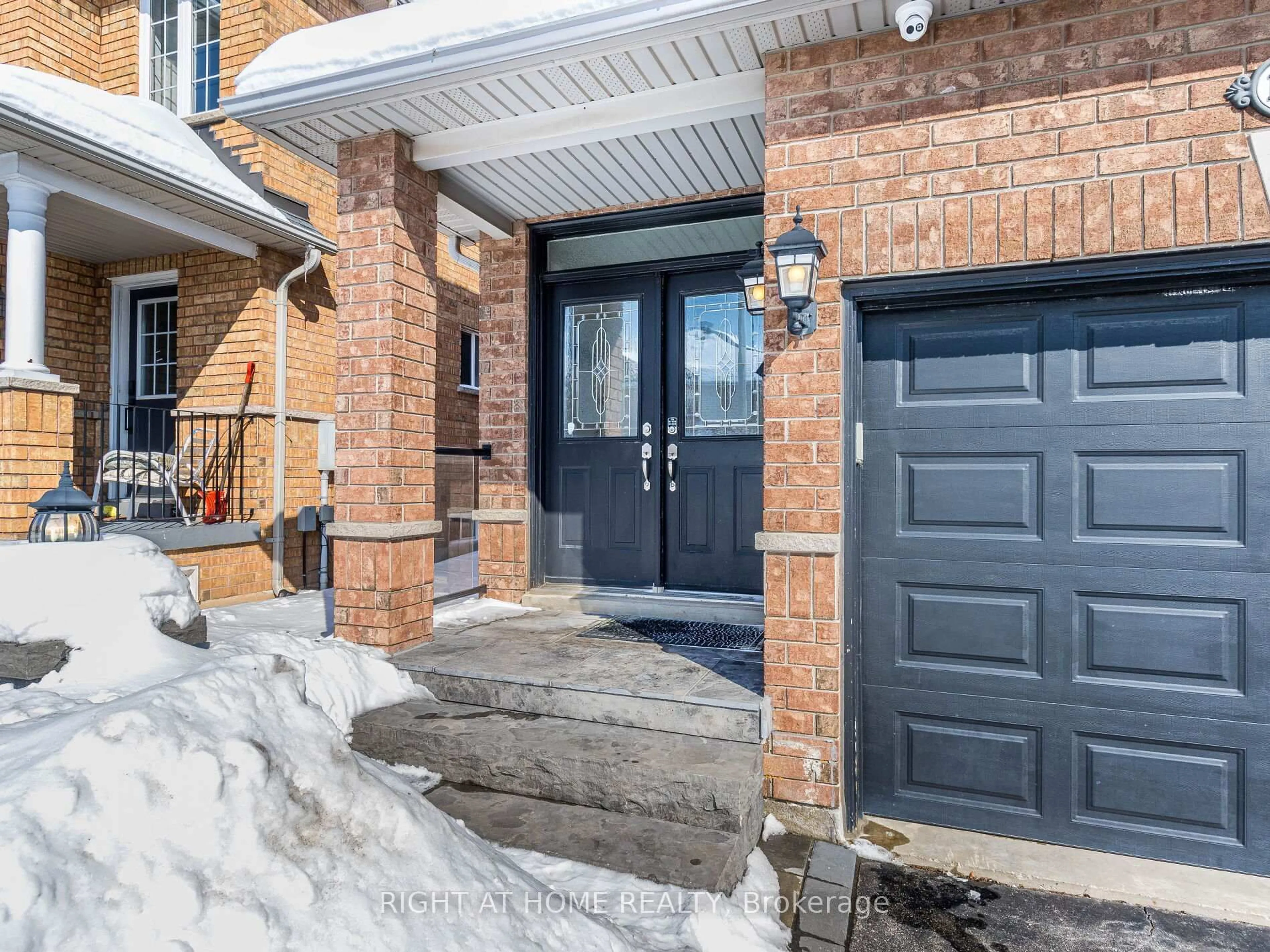 Home with brick exterior material, street for 1811 Creek Way, Burlington Ontario L7L 6R1