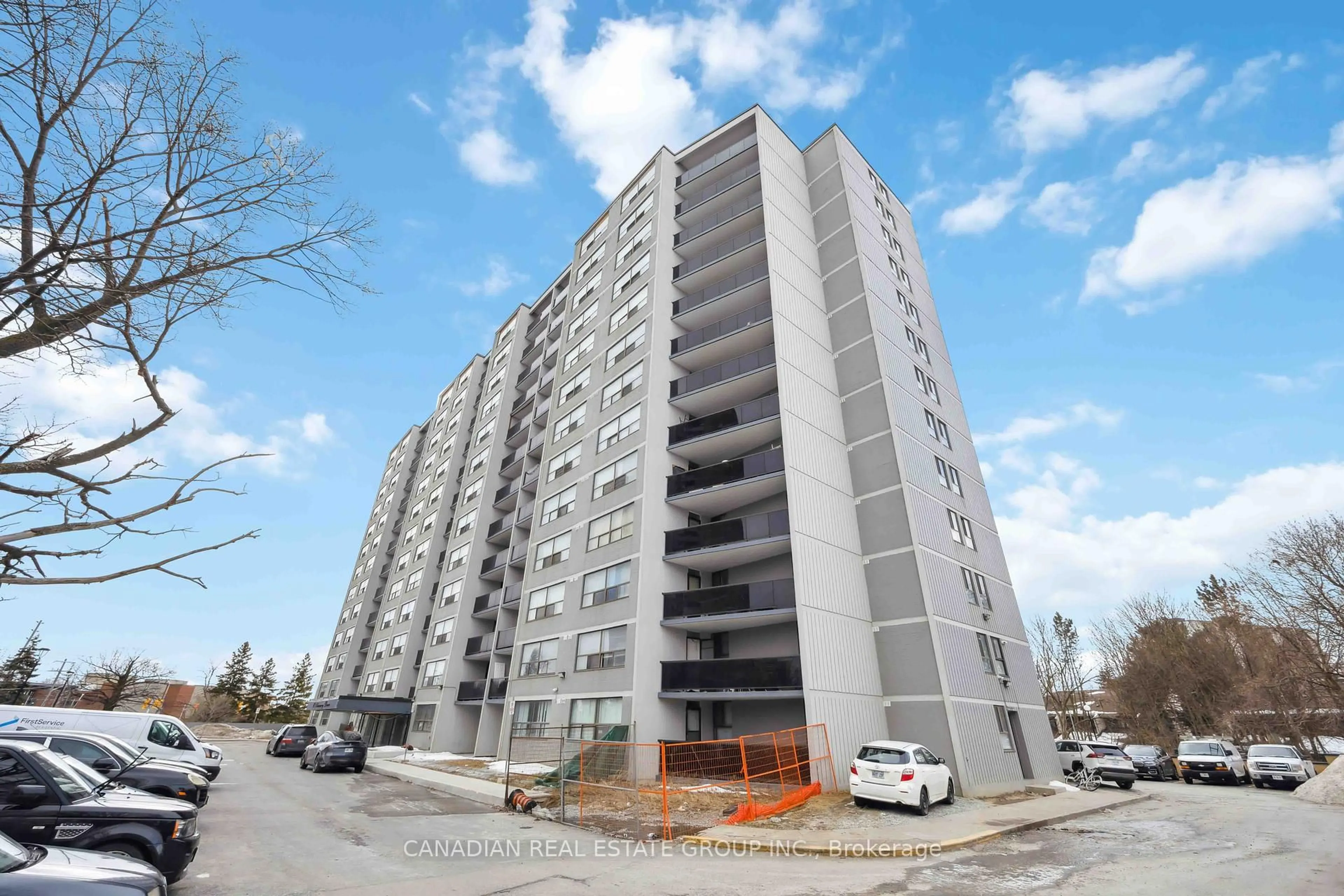 Patio, building for 10 Tobermory Dr #PH02, Toronto Ontario M3N 2Y5