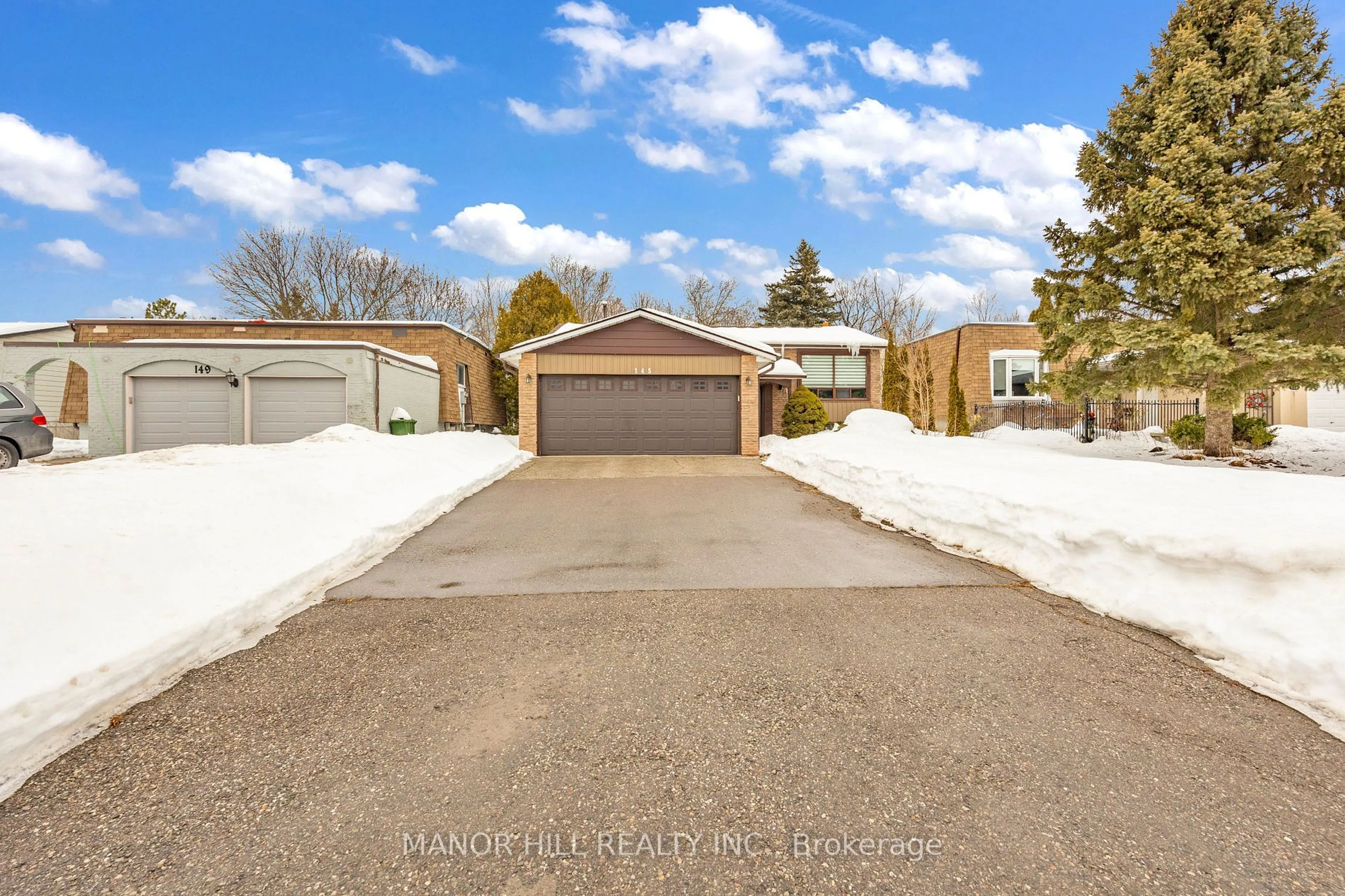 A pic from outside/outdoor area/front of a property/back of a property/a pic from drone, street for 145 Ridge Rd, Caledon Ontario L7E 4V5