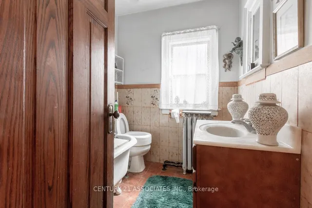Additional property image - 634 Runnymede Rd