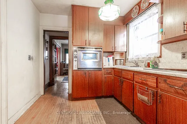 Additional property image - 634 Runnymede Rd