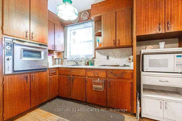 Additional property image - 634 Runnymede Rd