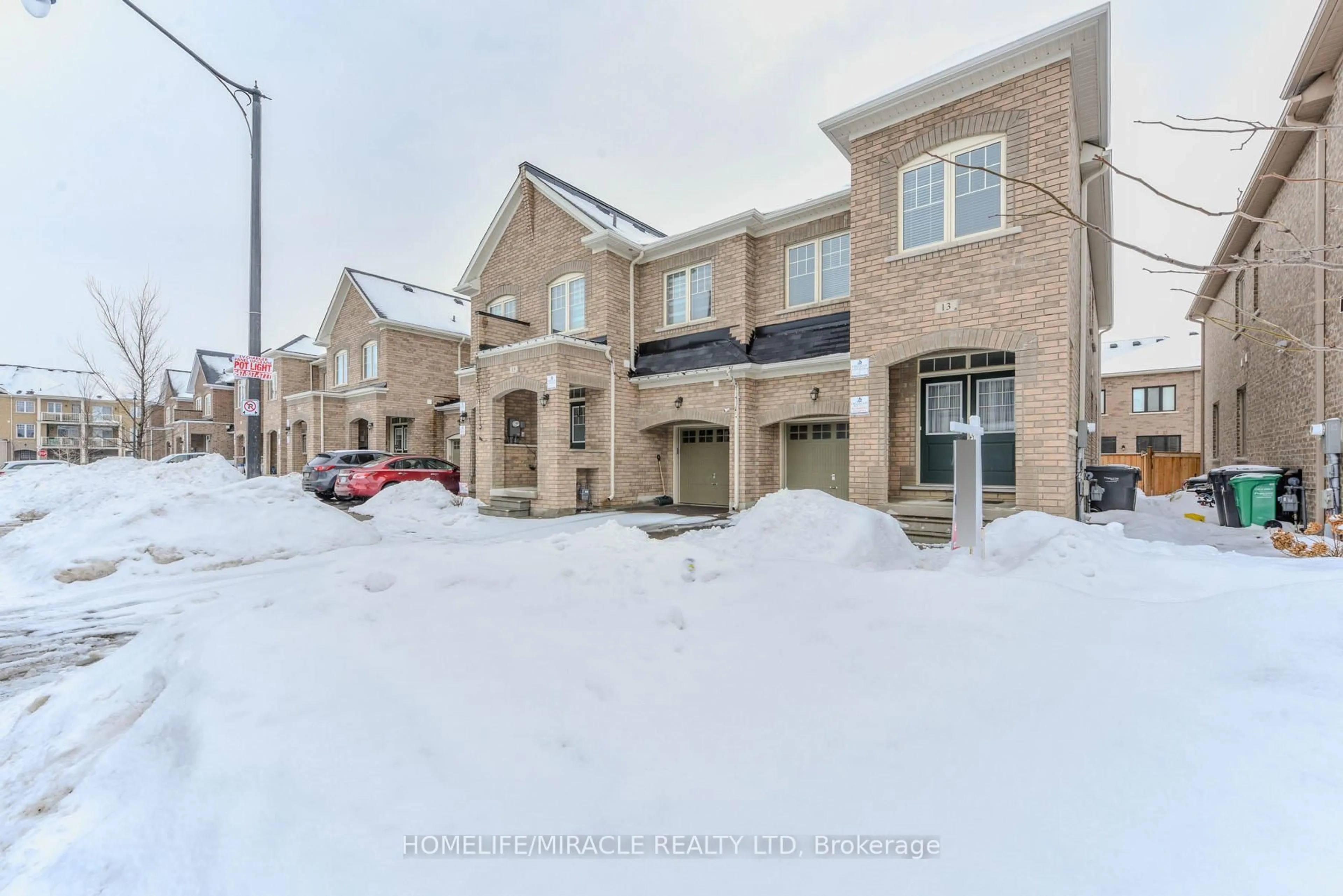 A pic from outside/outdoor area/front of a property/back of a property/a pic from drone, street for 13 Goulston St, Brampton Ontario L7A 5B8