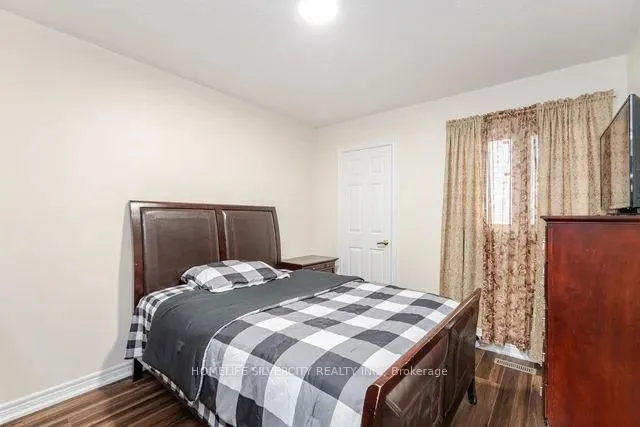 Additional property image - 150 Fairwood Circ