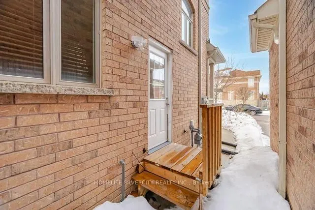 Additional property image - 150 Fairwood Circ