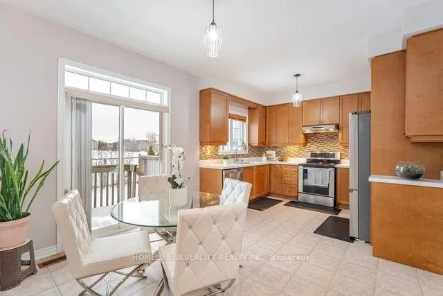 Additional property image - 150 Fairwood Circ