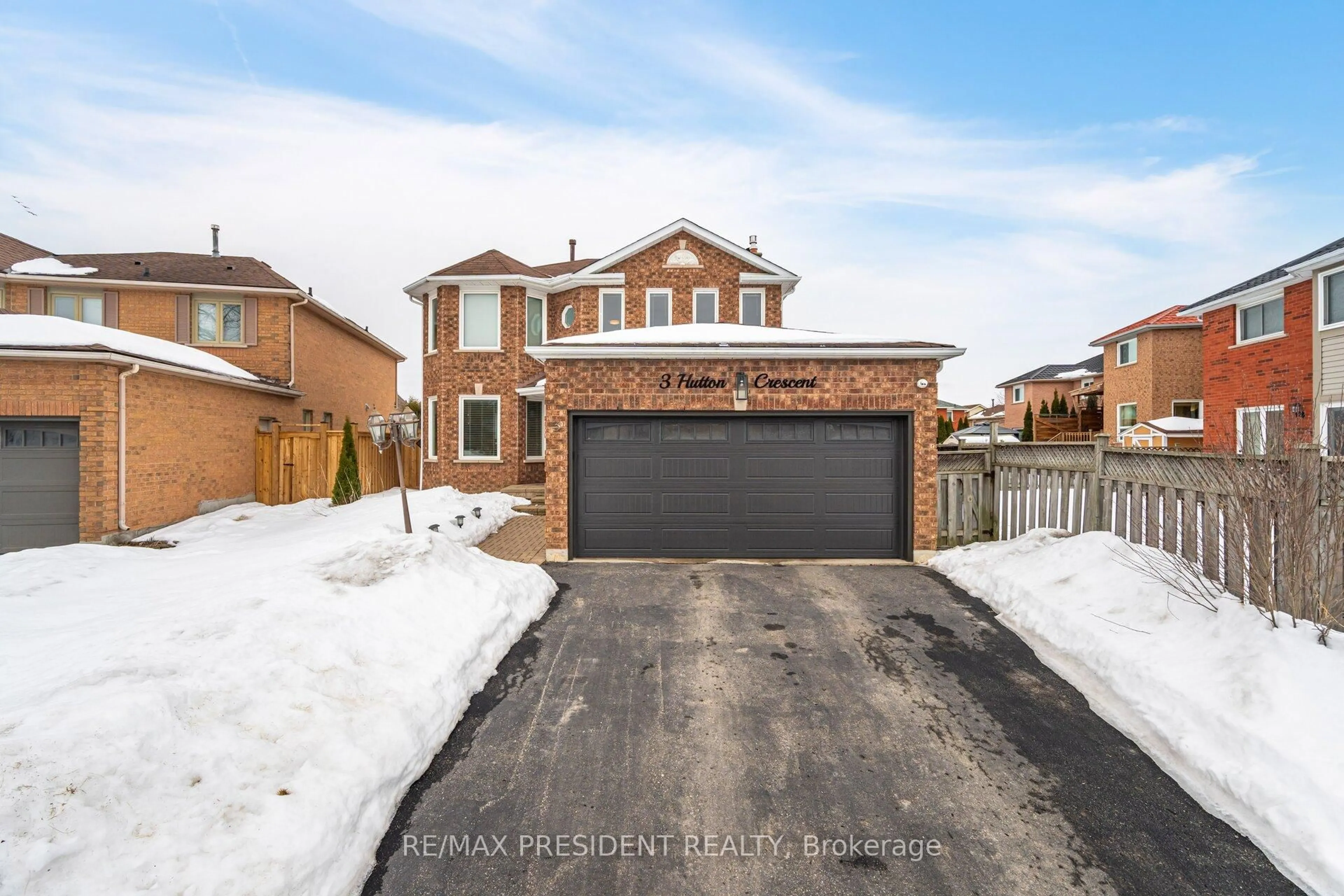 Home with brick exterior material, street for 3 Hutton Cres, Caledon Ontario L7C 1B1