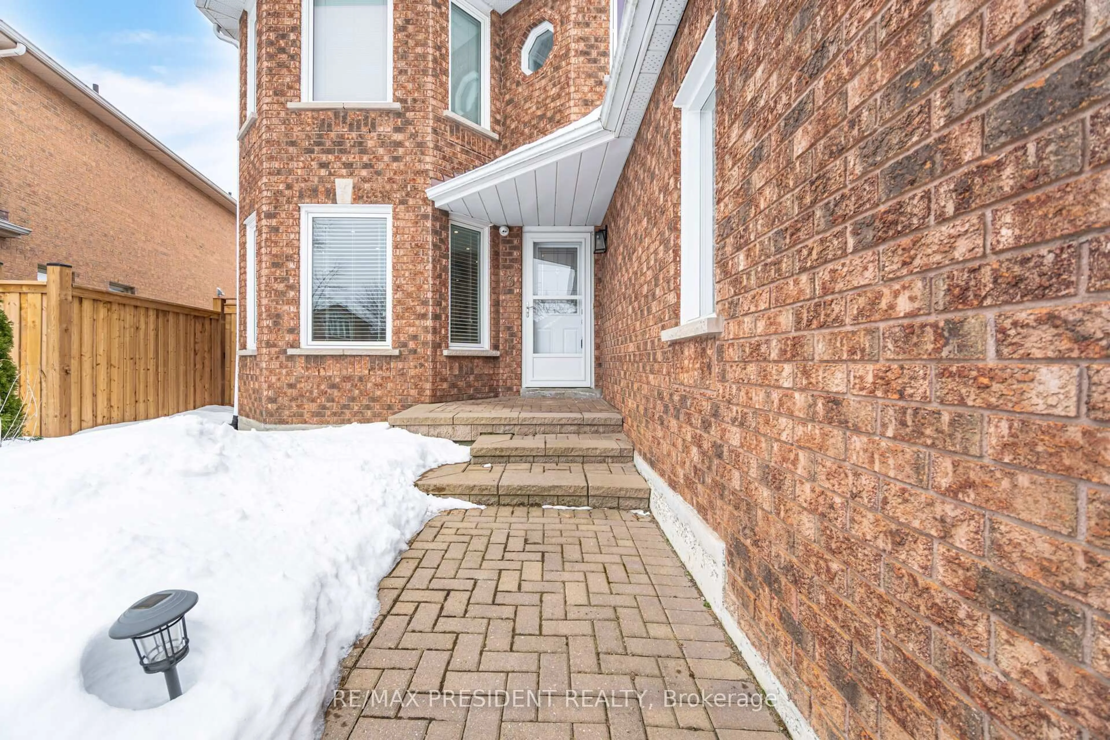 Home with brick exterior material, street for 3 Hutton Cres, Caledon Ontario L7C 1B1