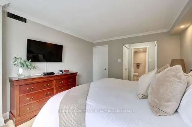 Additional property image - 2210 Lakeshore Rd Unit 504