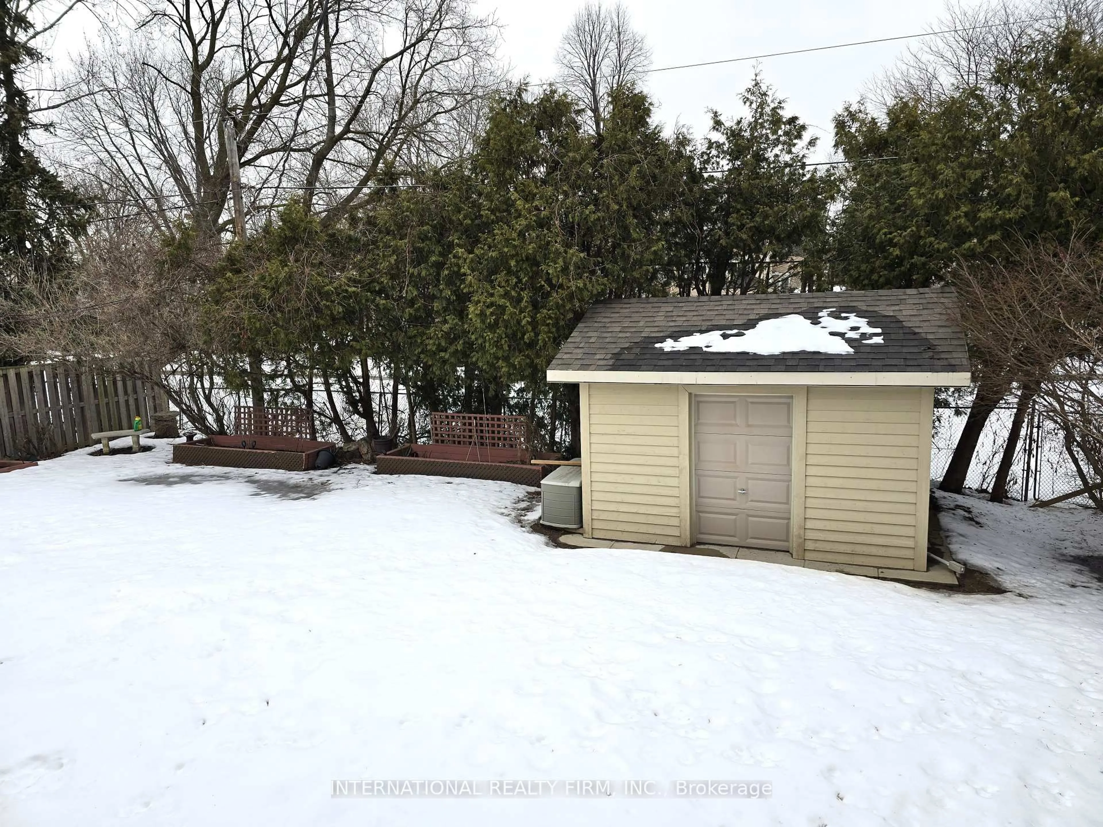 Shed for 659 Cherrywood Dr, Burlington Ontario L7T 3W9