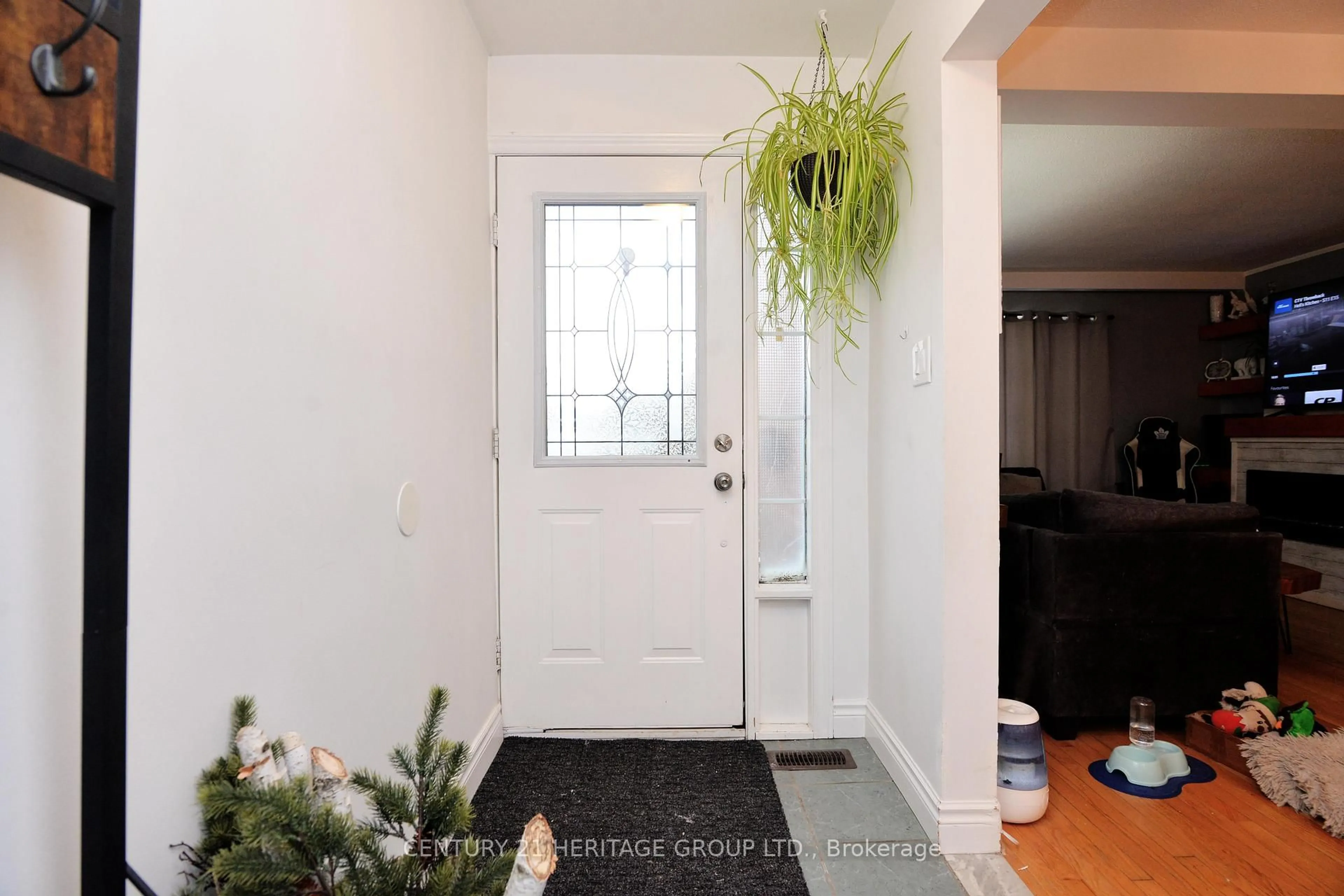 Indoor entryway for 2266 Brookhurst Rd, Mississauga Ontario L5J 1P9