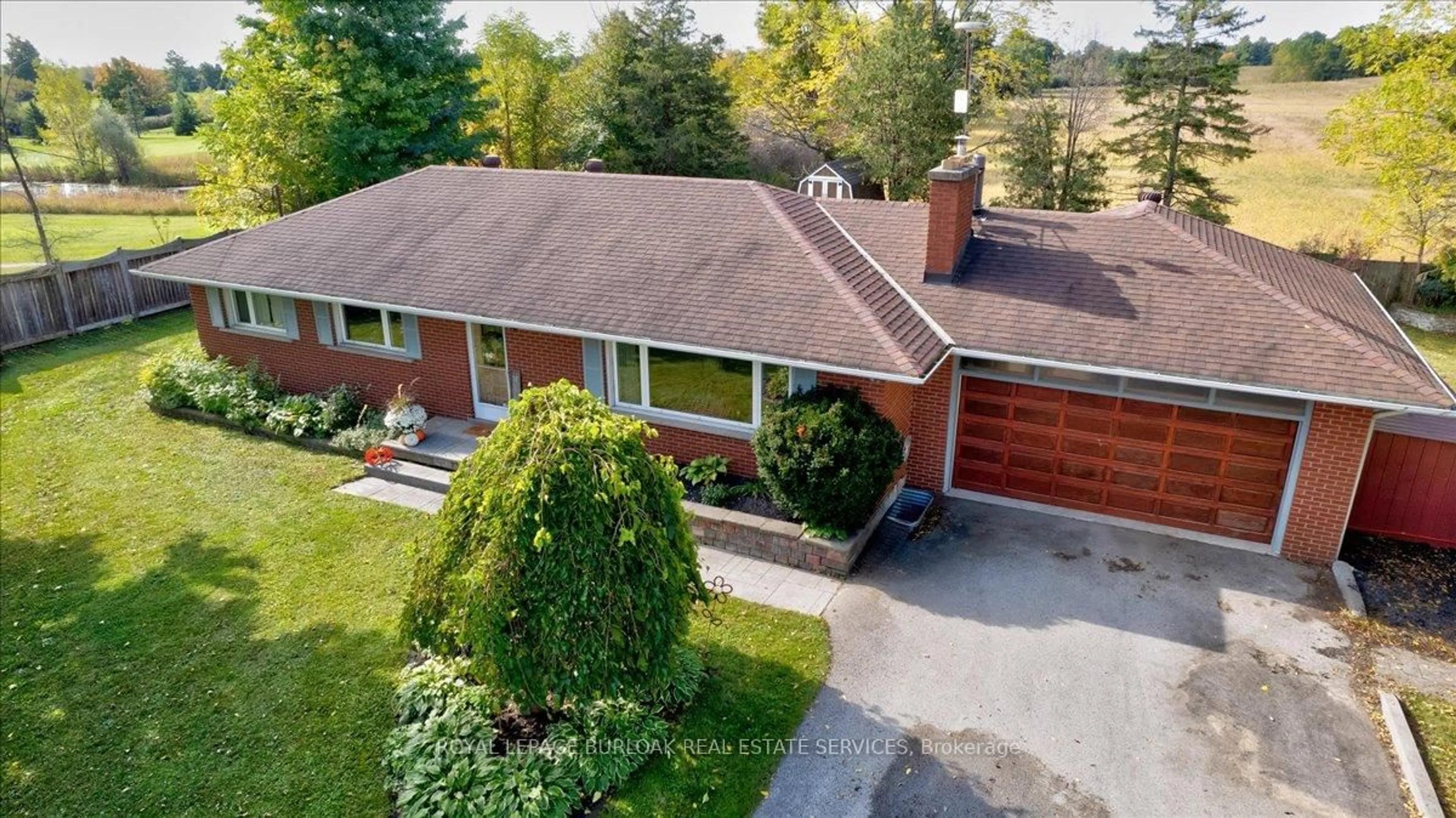 A pic from outside/outdoor area/front of a property/back of a property/a pic from drone, street for 11720 Guelph Line, Milton Ontario L0P 1B0