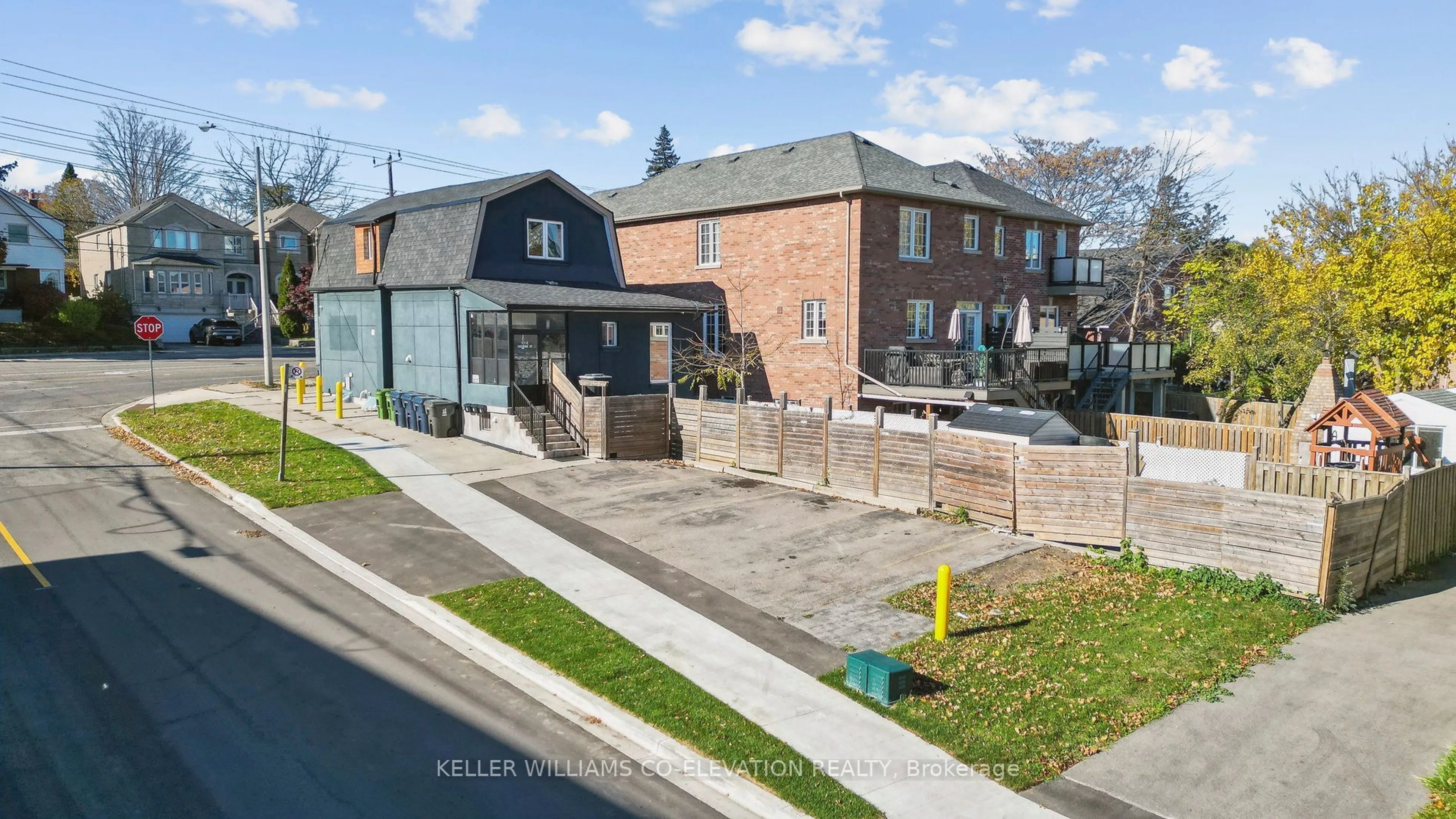 A pic from outside/outdoor area/front of a property/back of a property/a pic from drone, street for 681 Scarlett Rd, Toronto Ontario M9P 2T3