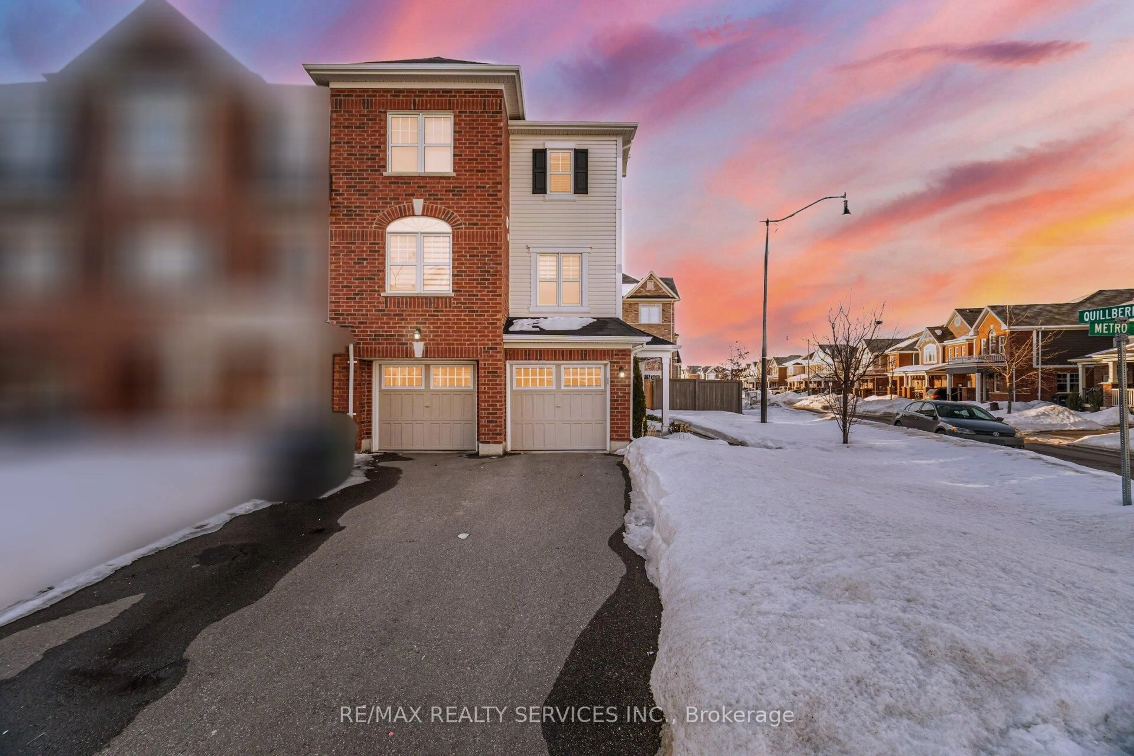 A pic from outside/outdoor area/front of a property/back of a property/a pic from drone, street for 8 Quillberry Clse, Brampton Ontario L7A 4P2