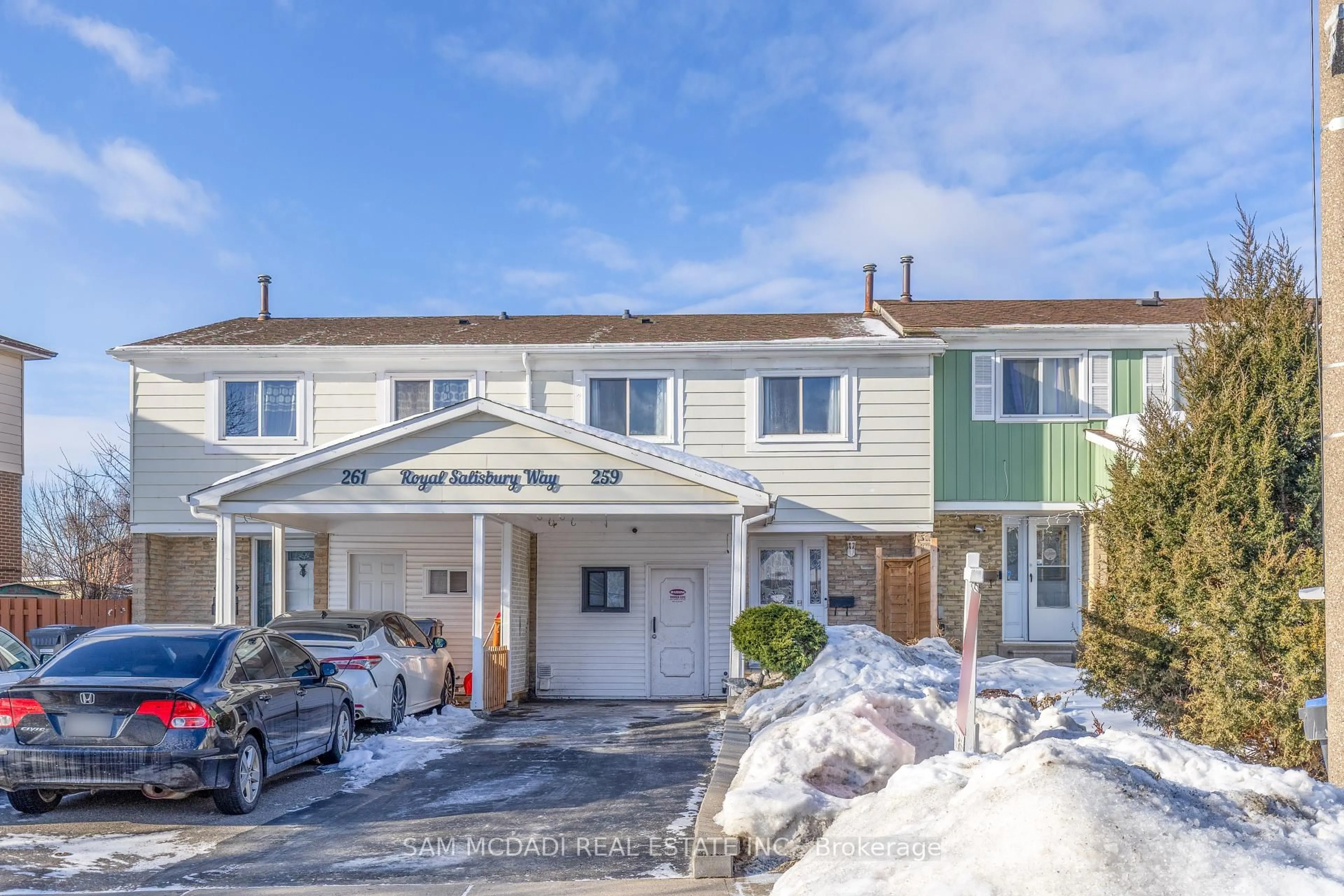 A pic from outside/outdoor area/front of a property/back of a property/a pic from drone, street for 259 Royal Salisbury Way, Brampton Ontario L6V 3G4