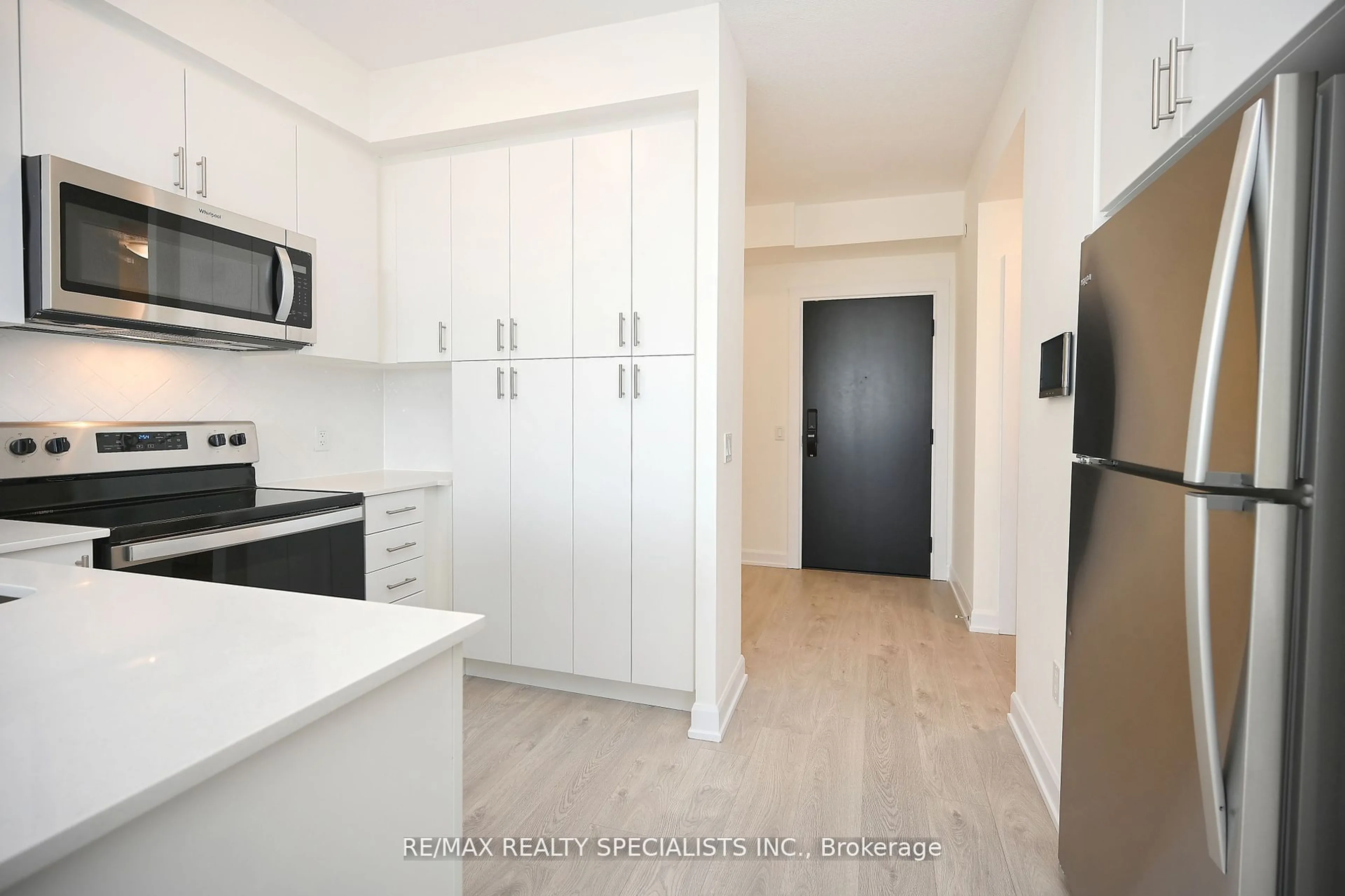 Standard kitchen, unknown for 3220 William Colston Ave #510, Oakville Ontario L6H 7X9