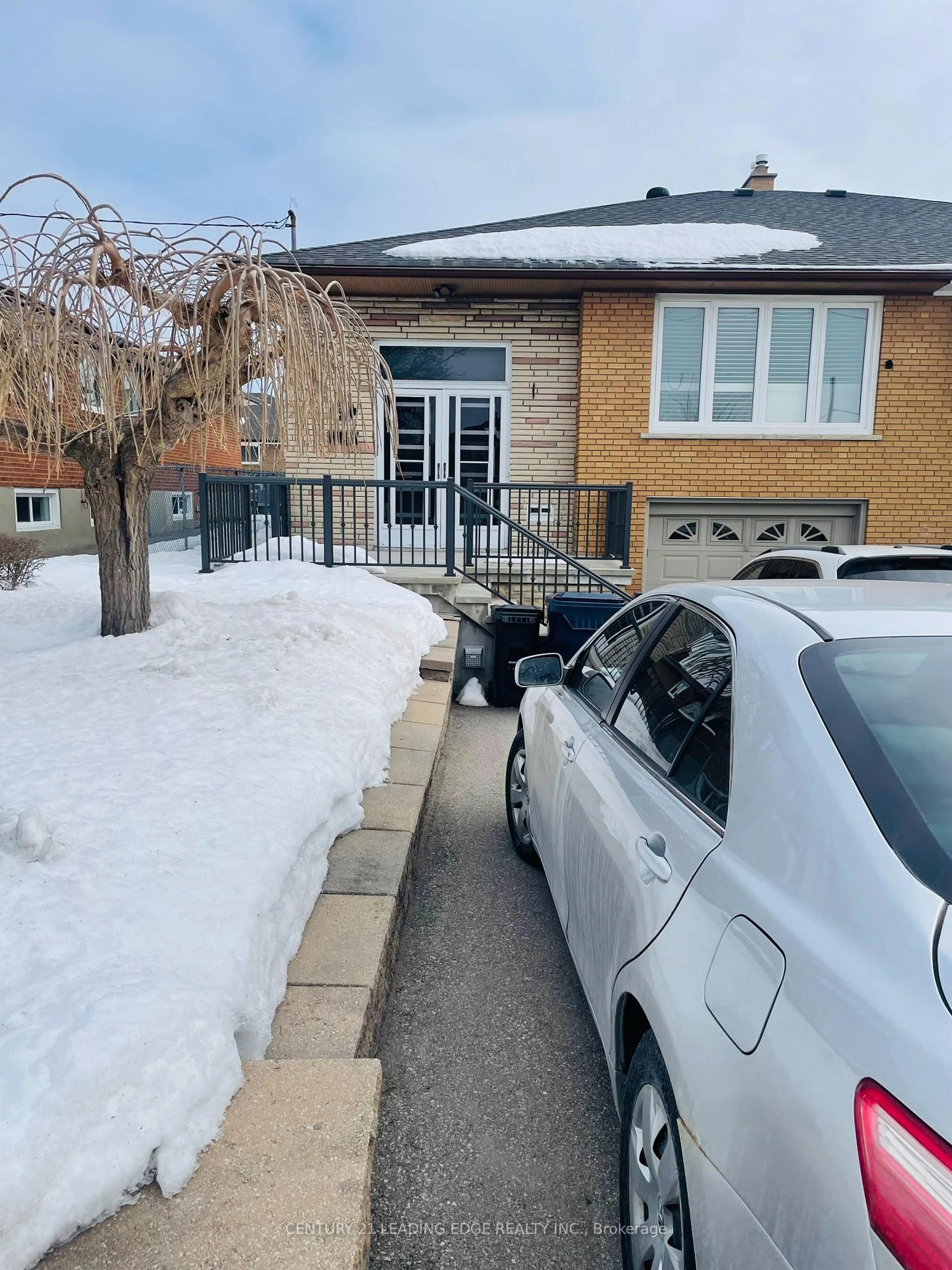 Unknown for 37 Charrington Cres, Toronto Ontario M3L 2C3