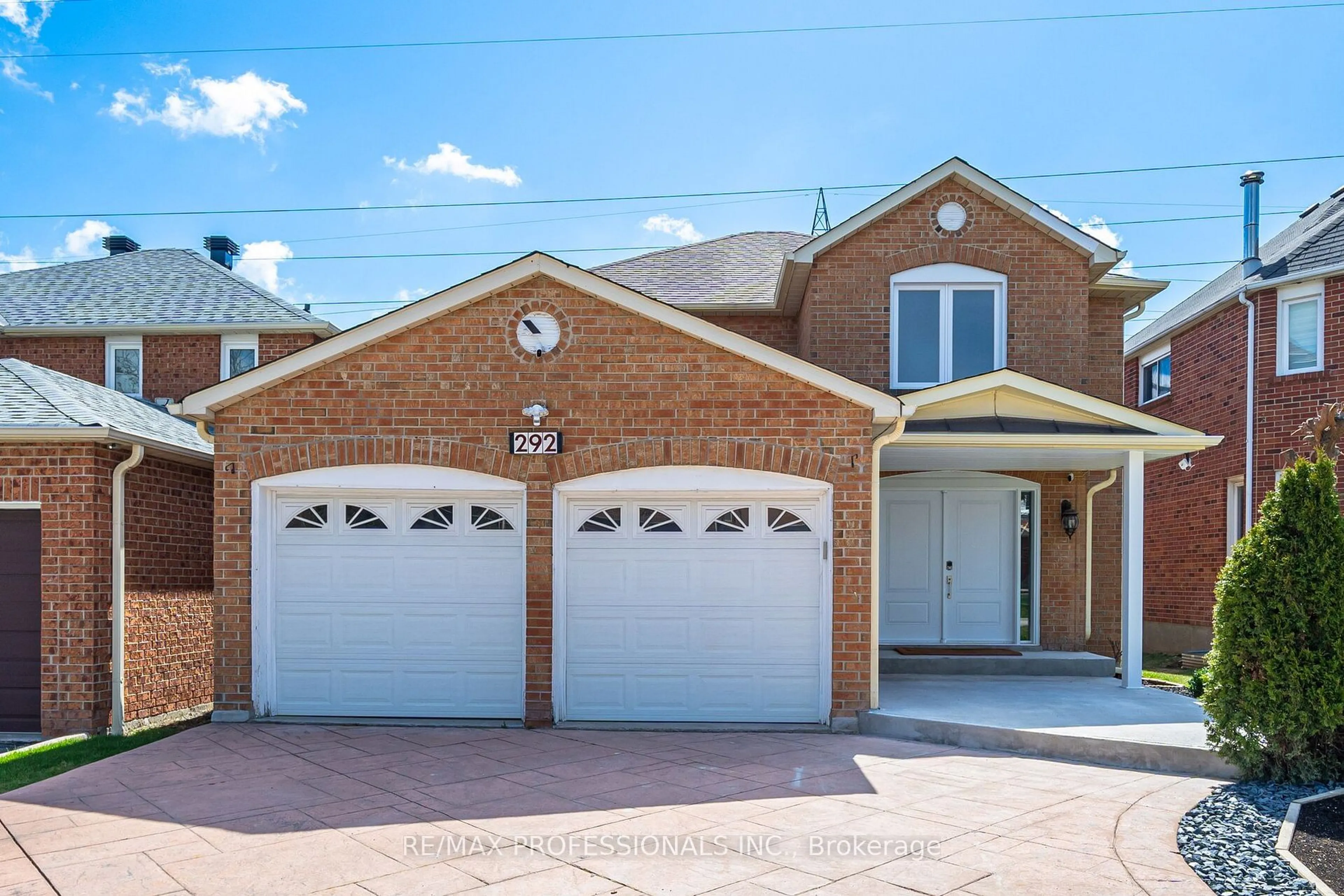 Home with brick exterior material, street for 292 Laurentian Ave, Mississauga Ontario L4Z 2S2