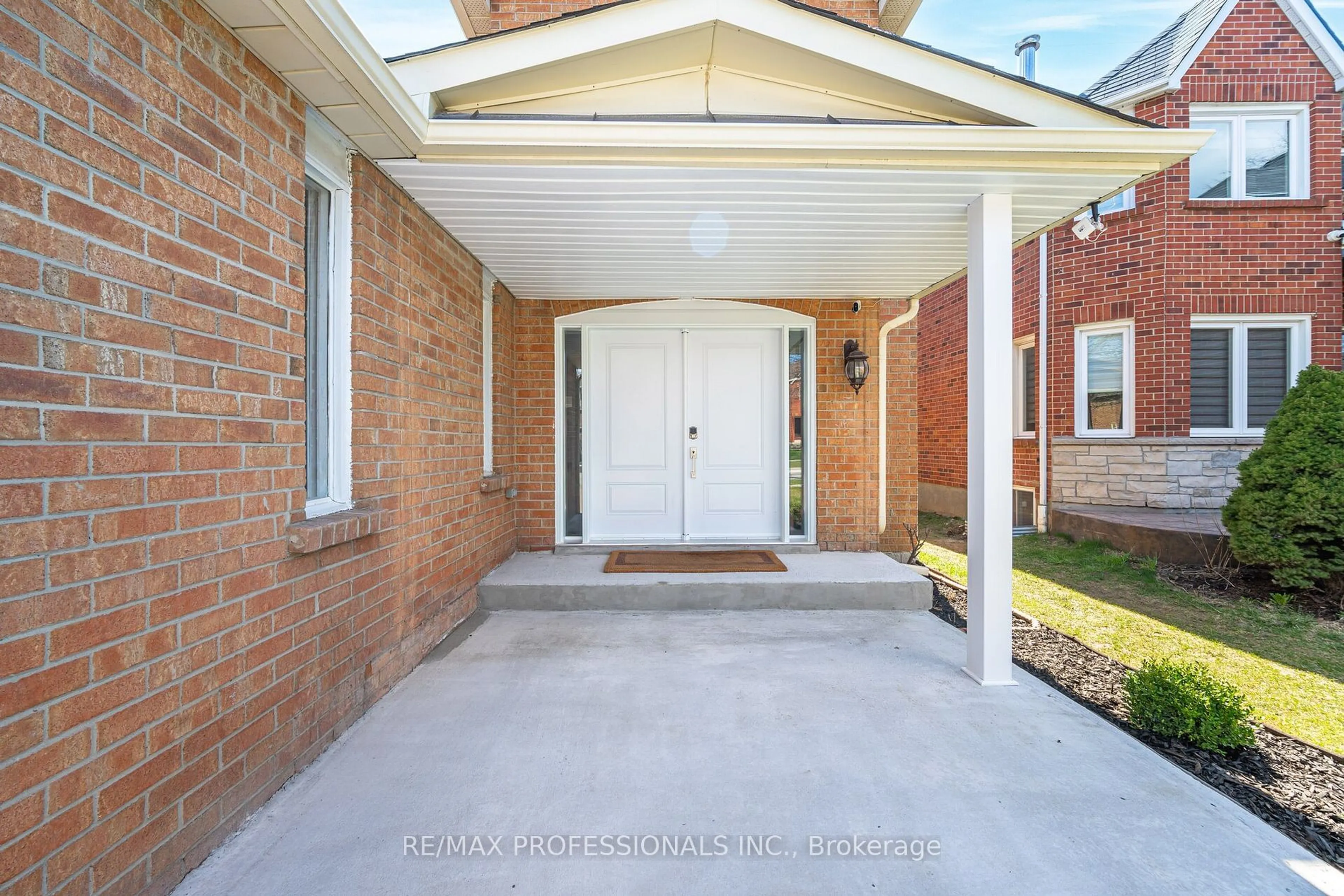 Unknown for 292 Laurentian Ave, Mississauga Ontario L4Z 2S2