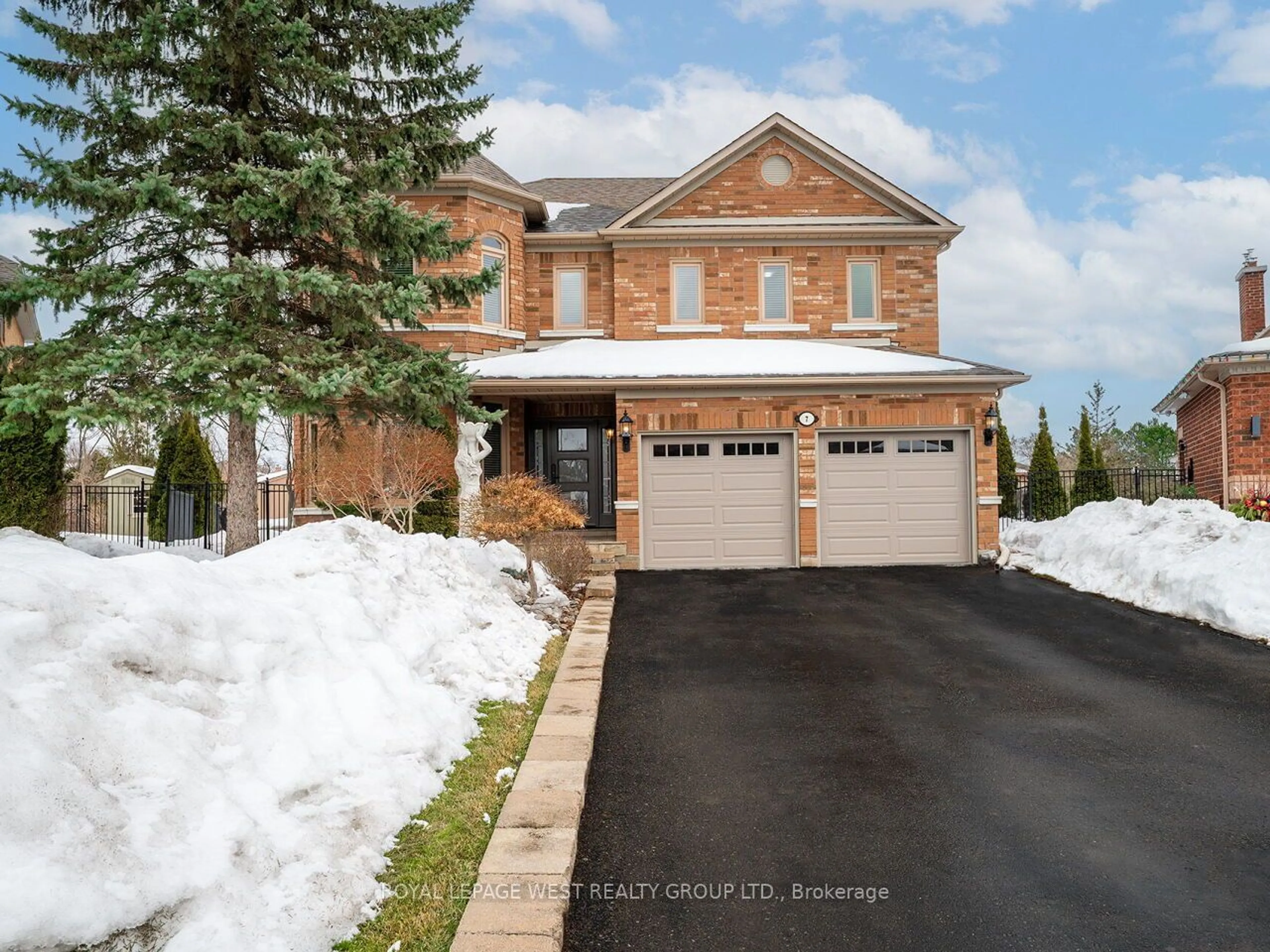 Home with brick exterior material, street for 7 Vantagebrook Crt, Caledon Ontario L7E 1J3