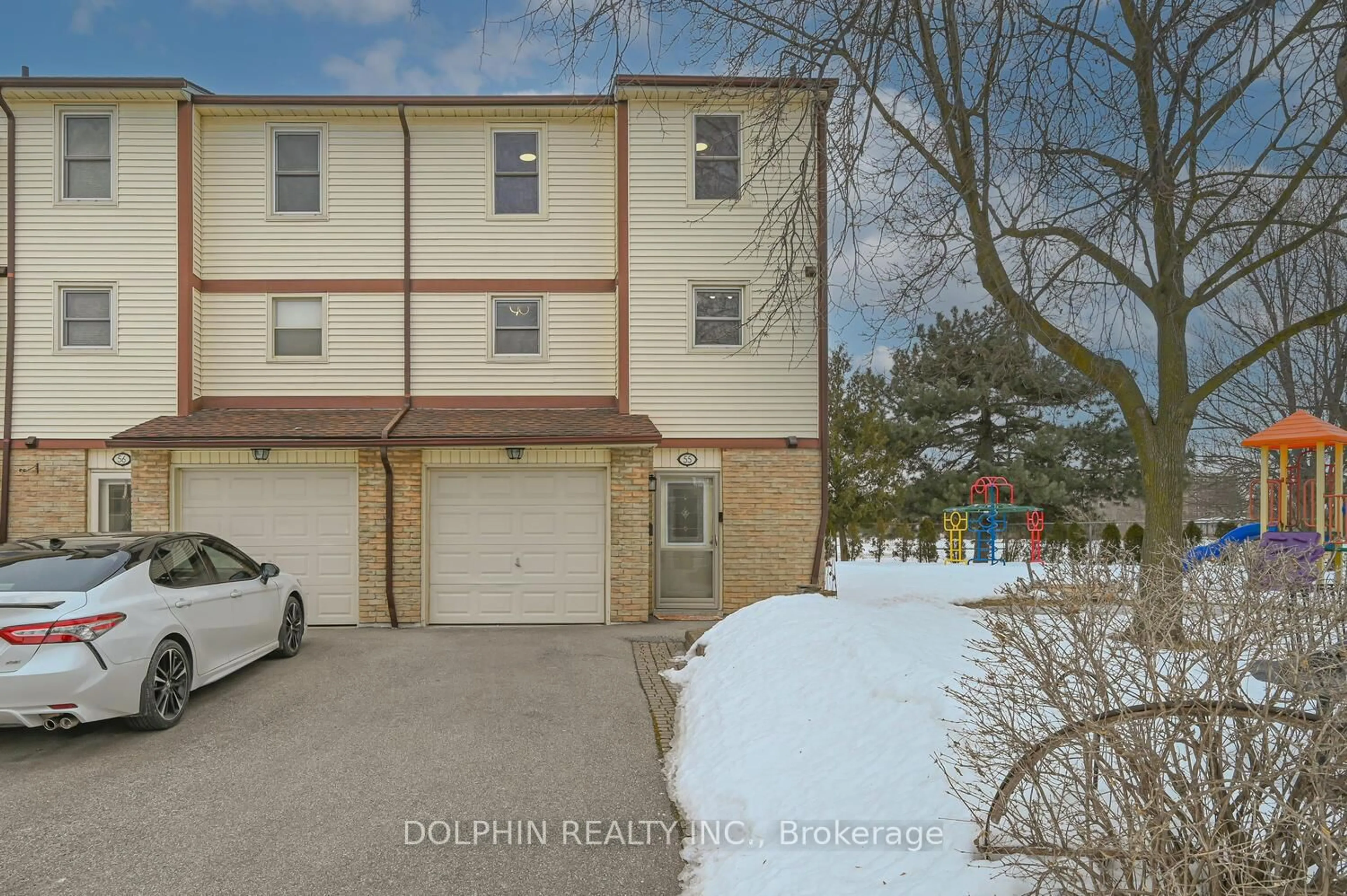 A pic from outside/outdoor area/front of a property/back of a property/a pic from drone, street for 7340 Copenhagen Rd #55, Mississauga Ontario L5N 2S5