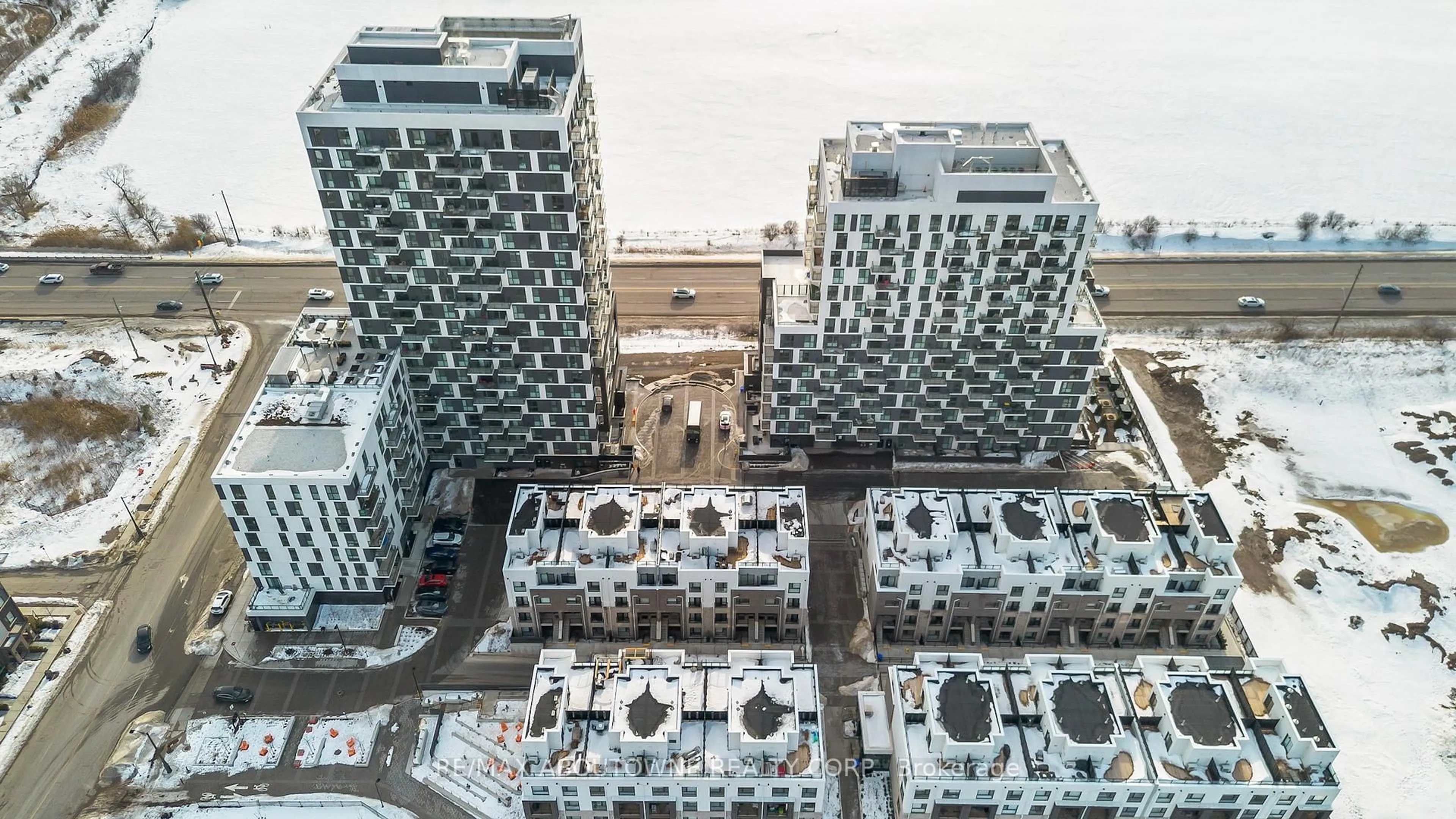 A pic from outside/outdoor area/front of a property/back of a property/a pic from drone, city buildings view from balcony for 335 Wheat Boom Dr #618, Oakville Ontario L6H 7Y1