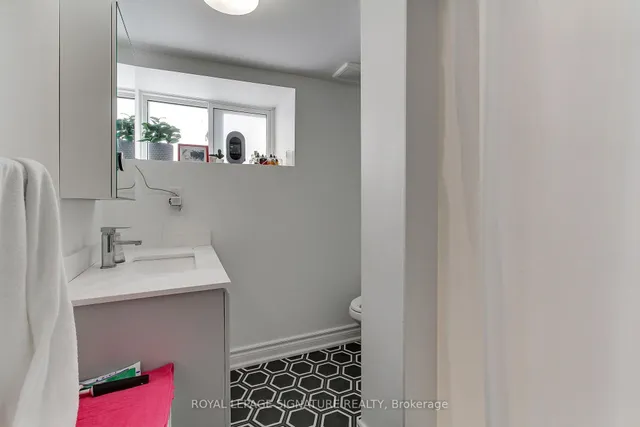 Additional property image - 1267 King St
