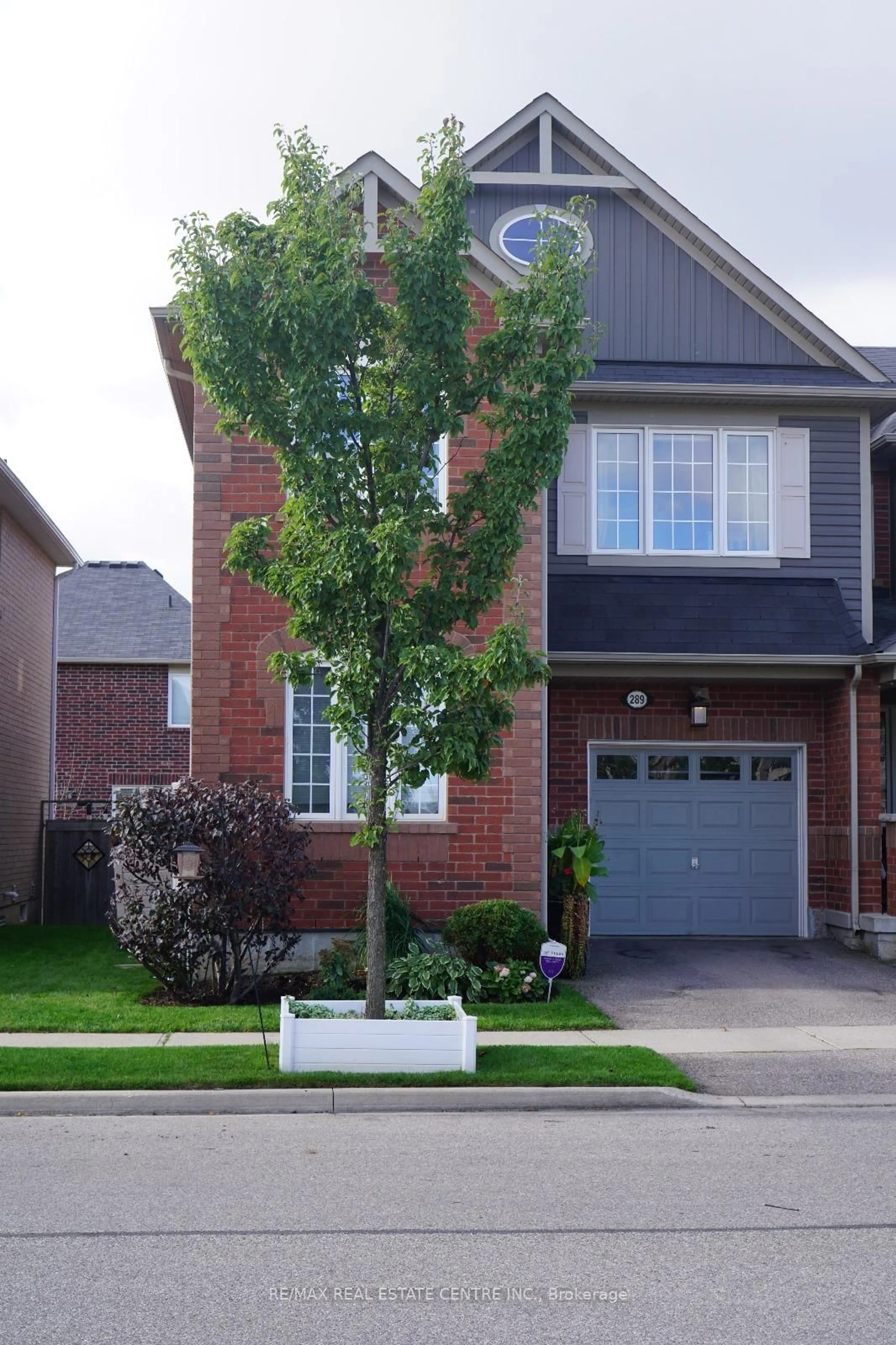 Home with brick exterior material, street for 289 Mortimer Cres, Milton Ontario L9T 8N6