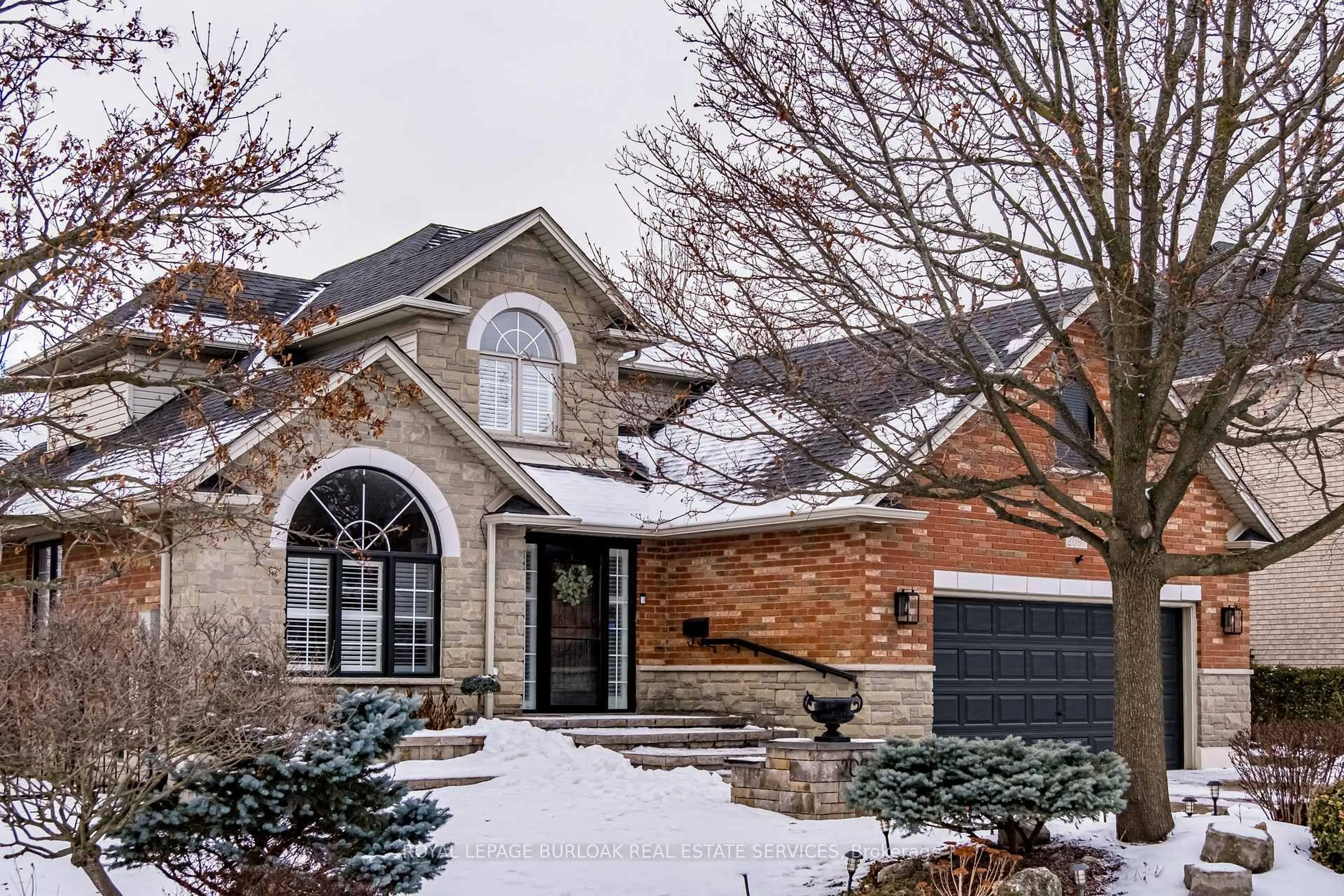 Home with brick exterior material, street for 2097 Kevin Cres, Burlington Ontario L7M 4P7