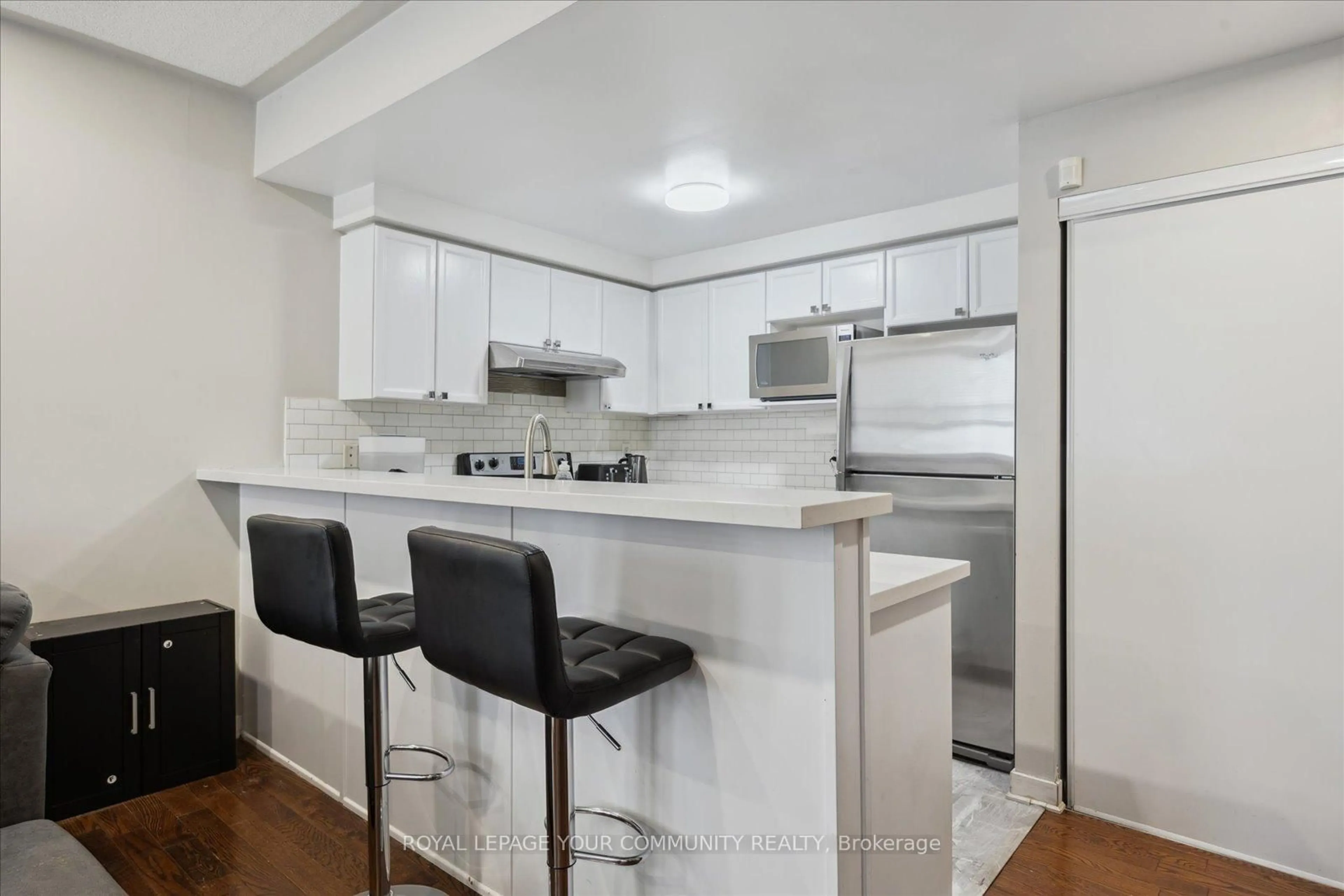 Standard kitchen, unknown for 760 Lawrence Ave #146, Toronto Ontario M6A 3E7