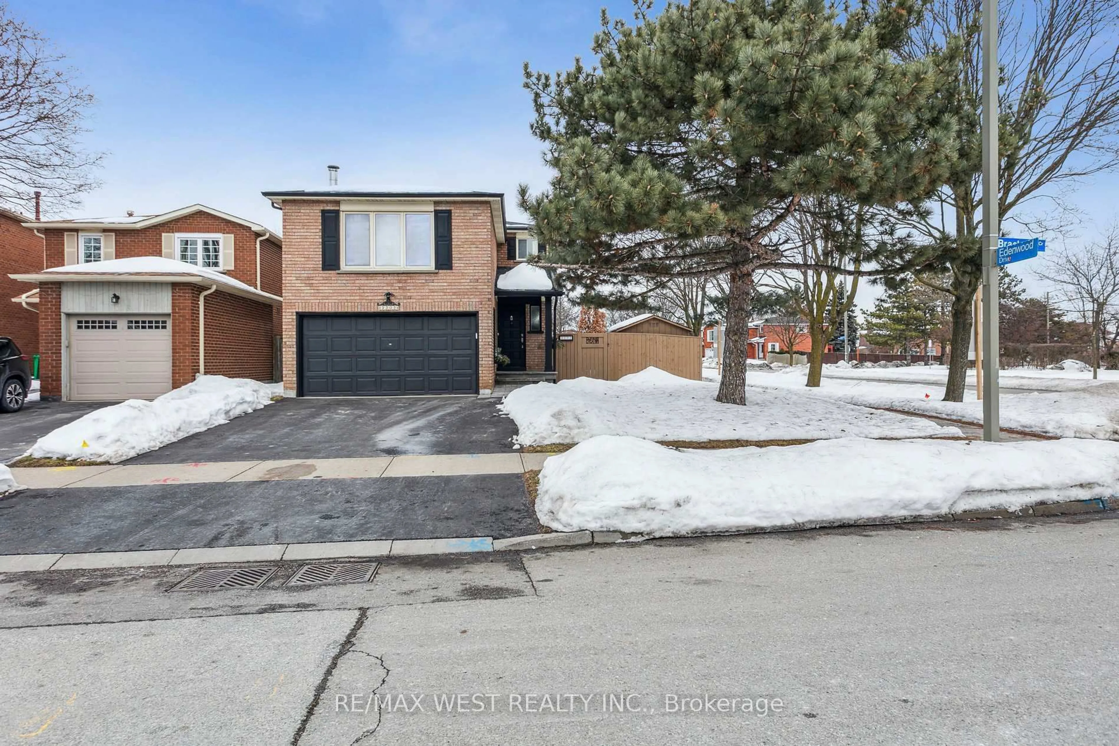 Home with brick exterior material, street for 3202 Bracknell Cres, Mississauga Ontario L5N 4W5