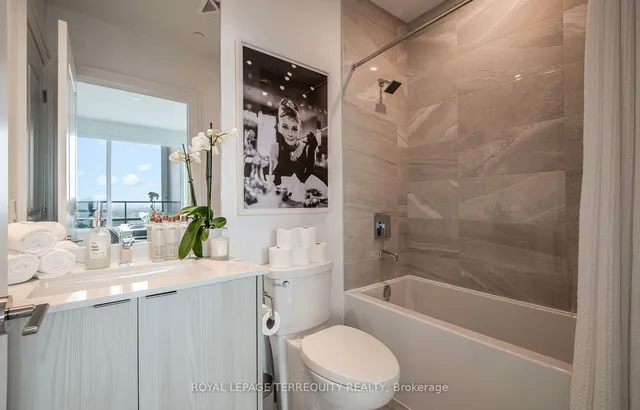 Additional property image - 1928 Lakeshore Blvd Unit Ph01w
