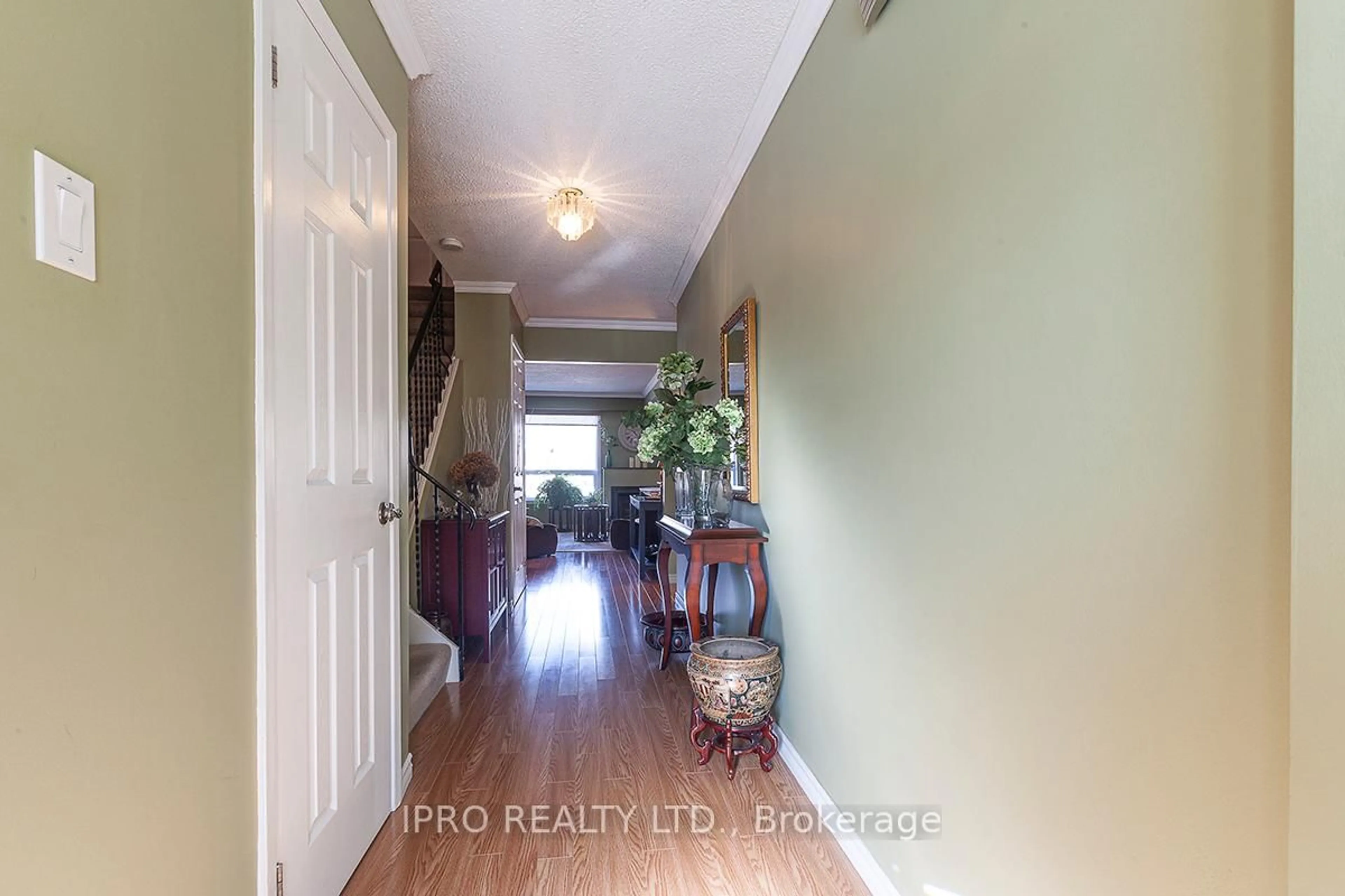 Indoor entryway for 5536 MONTEVIDEO Rd #49, Mississauga Ontario L5N 2P4