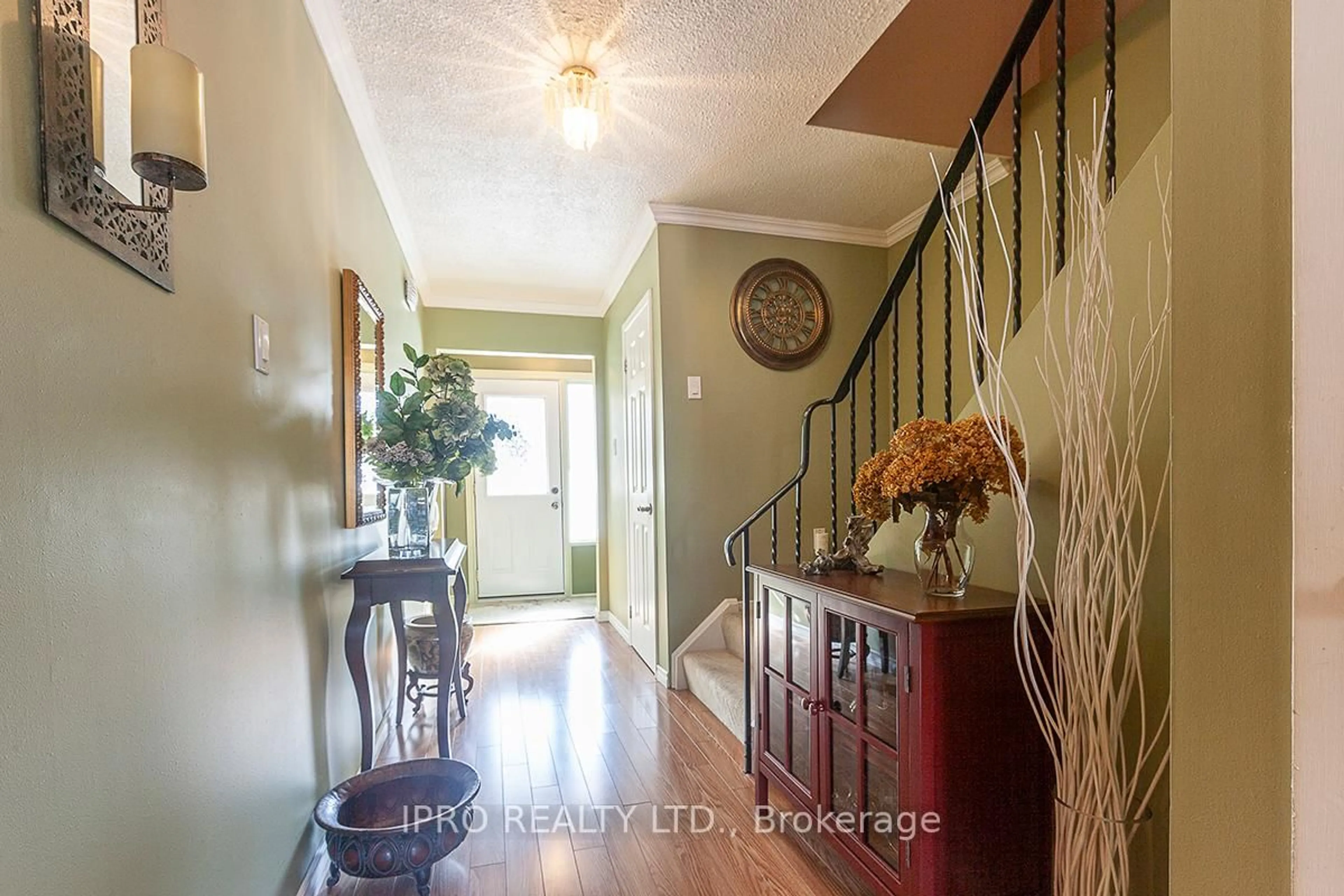 Indoor entryway for 5536 MONTEVIDEO Rd #49, Mississauga Ontario L5N 2P4