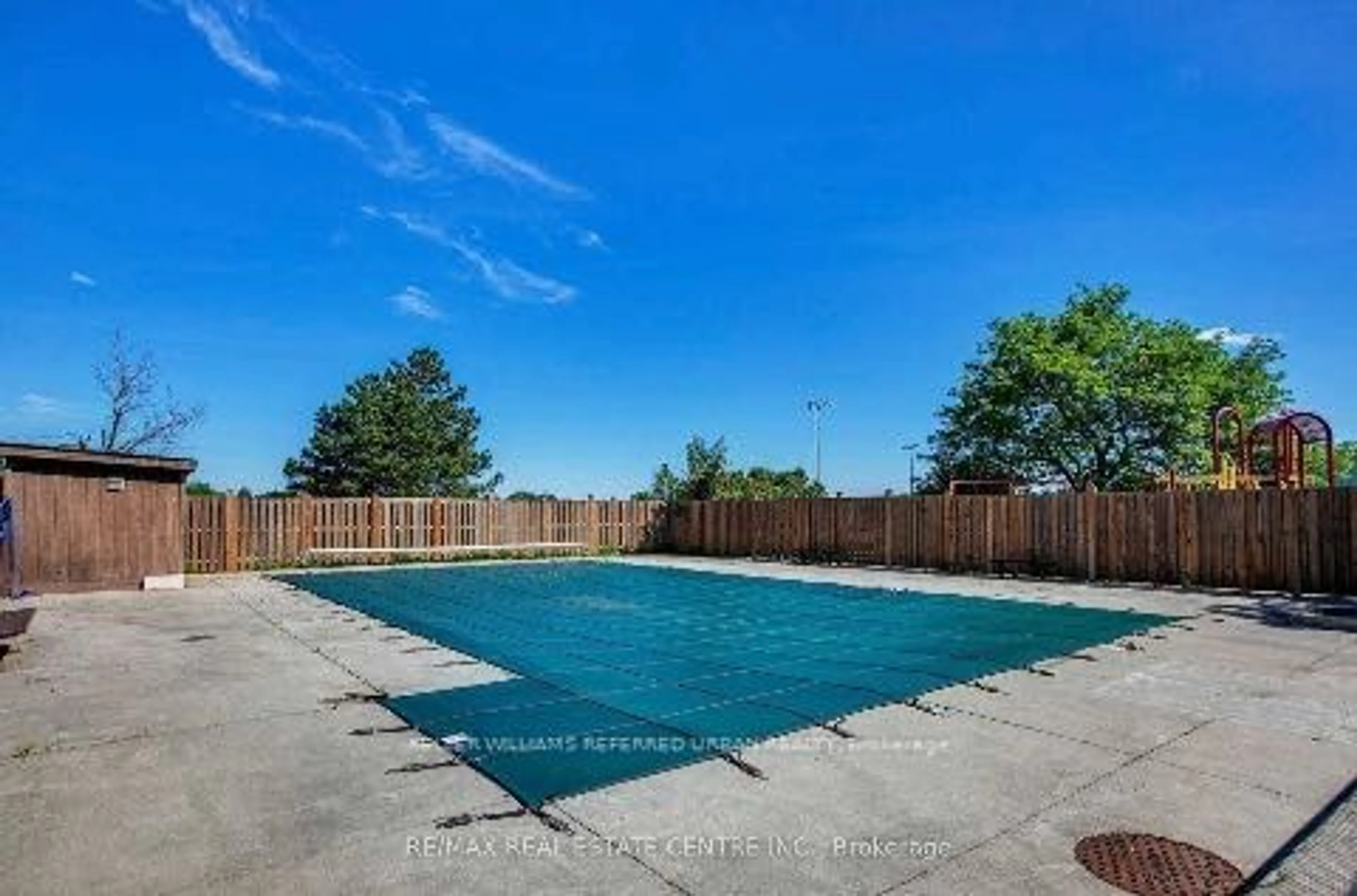 Pool for 1020 Central Park Dr #47, Brampton Ontario L6S 3L6