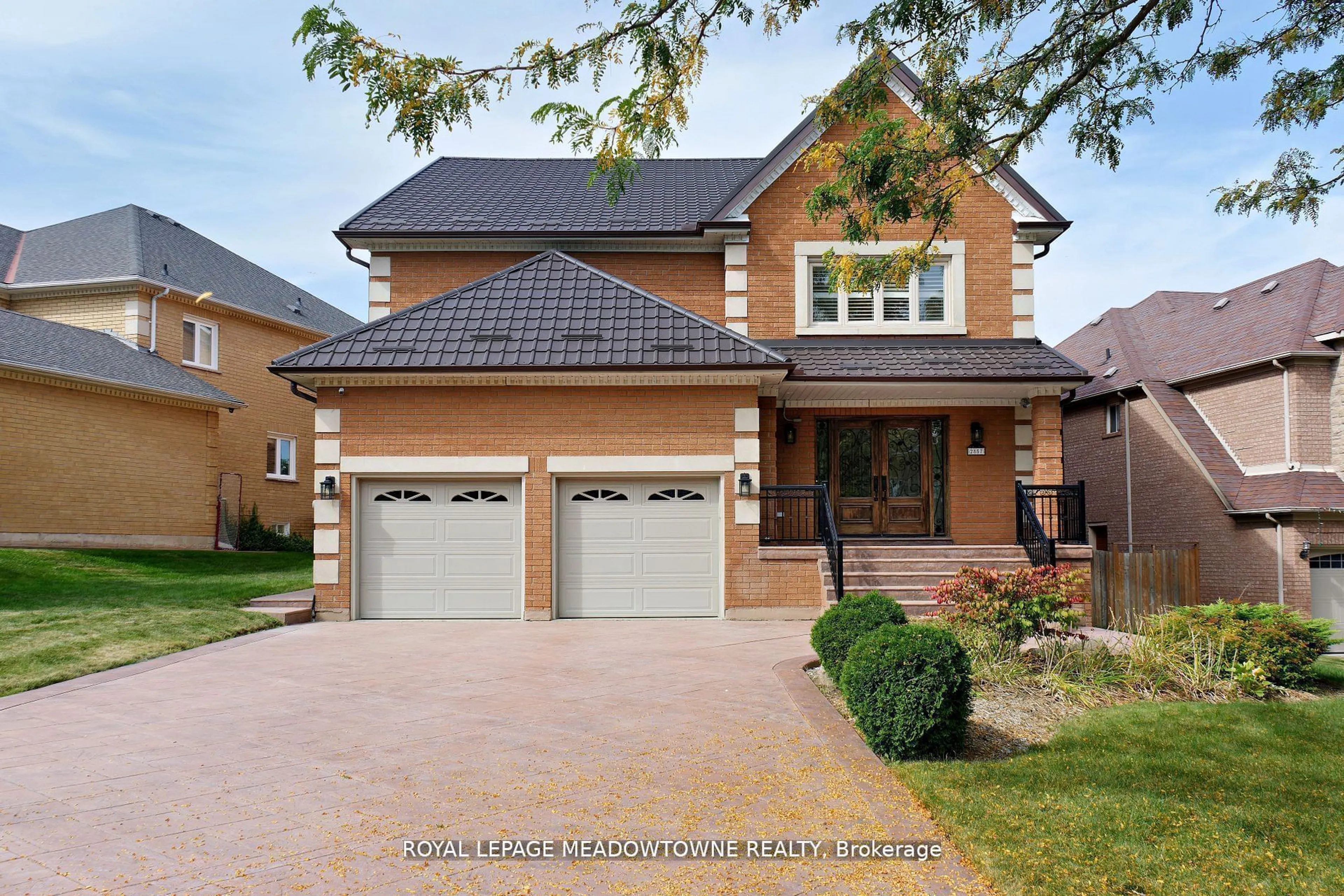 Home with brick exterior material, street for 2857 Termini Terr, Mississauga Ontario L5M 5S3