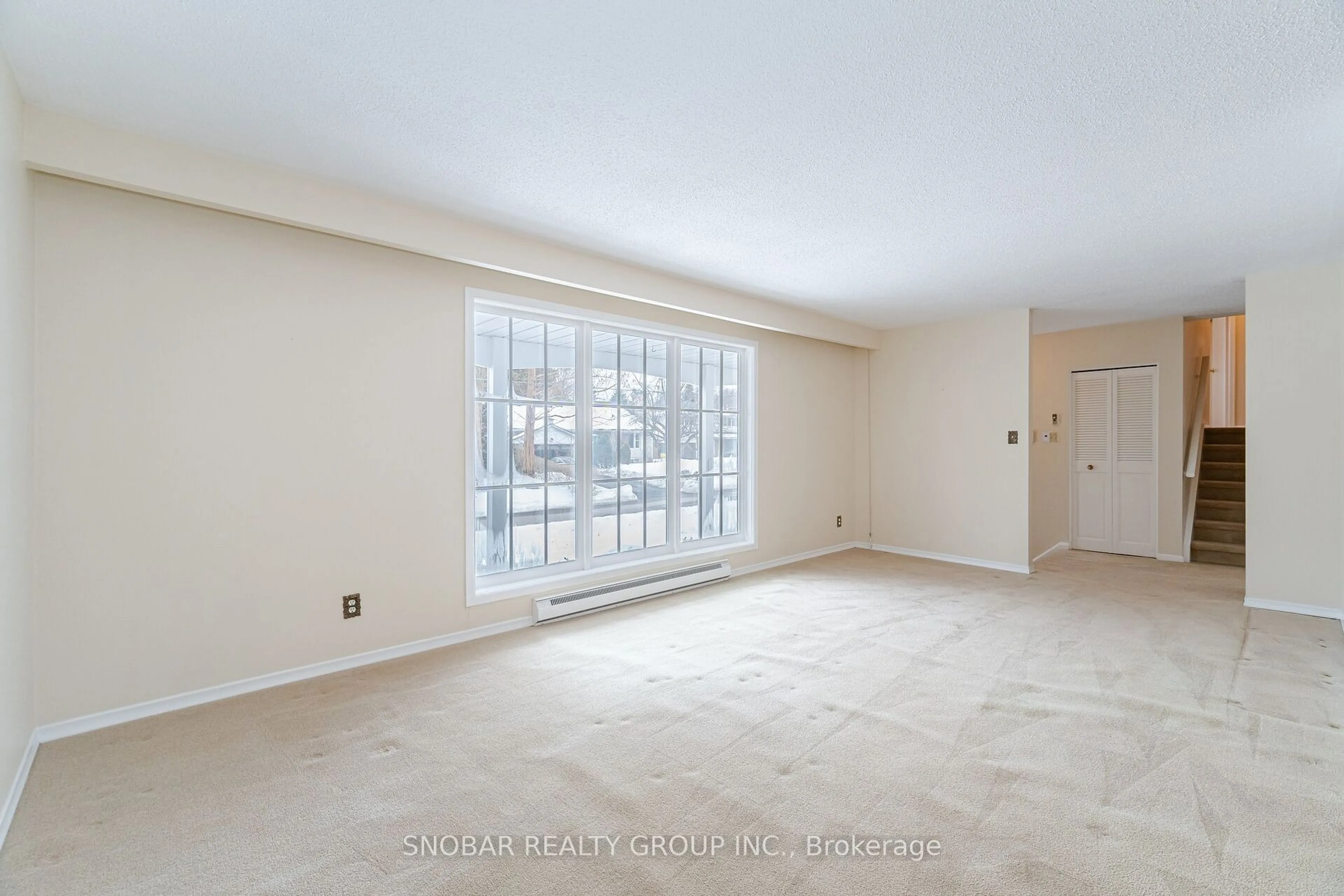 A pic of a room for 3483 Enniskillen Circ, Mississauga Ontario L5C 2M9