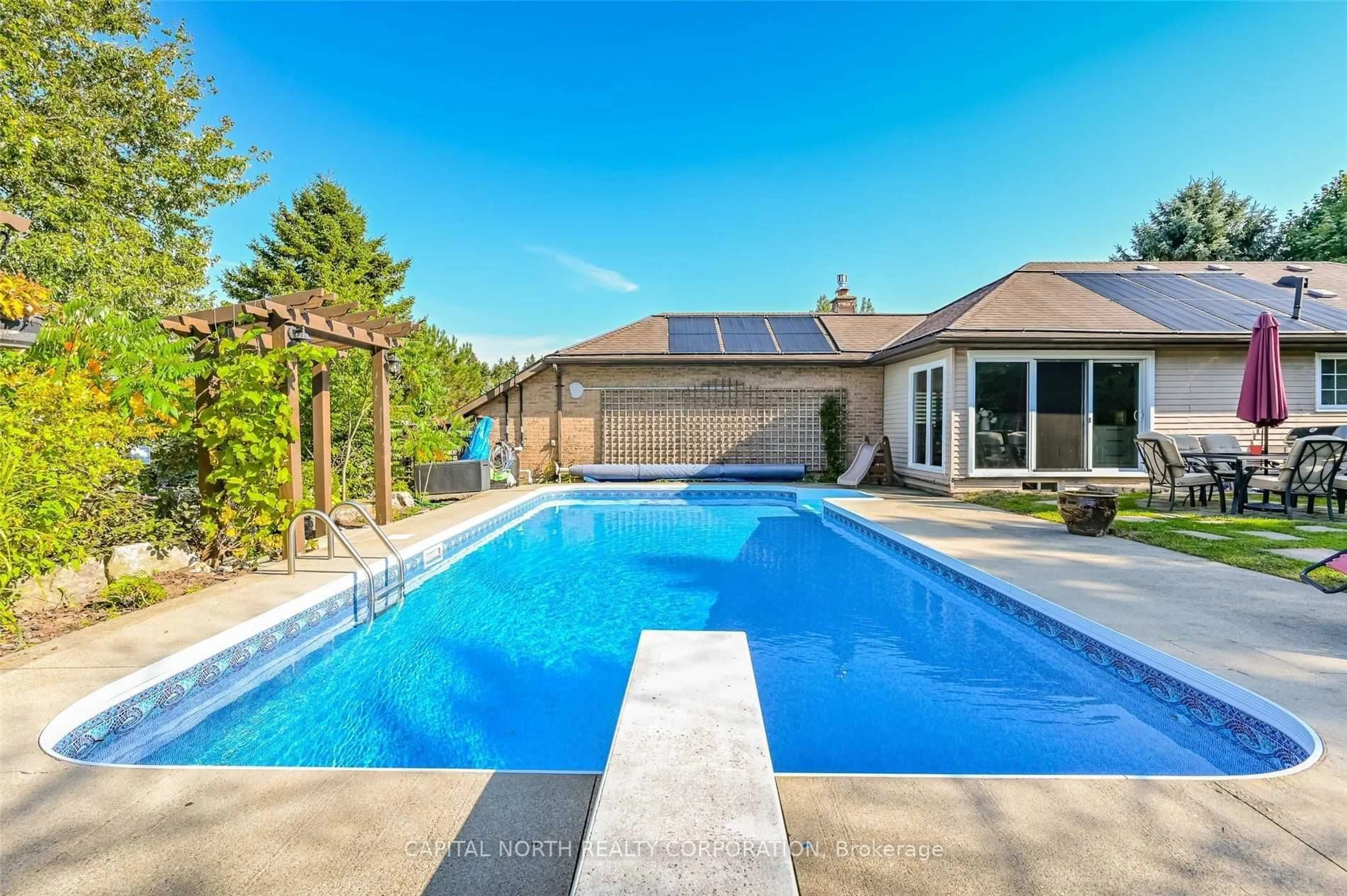 Pool for 24 Hayleyvale Rd, Caledon Ontario L7K 0X6