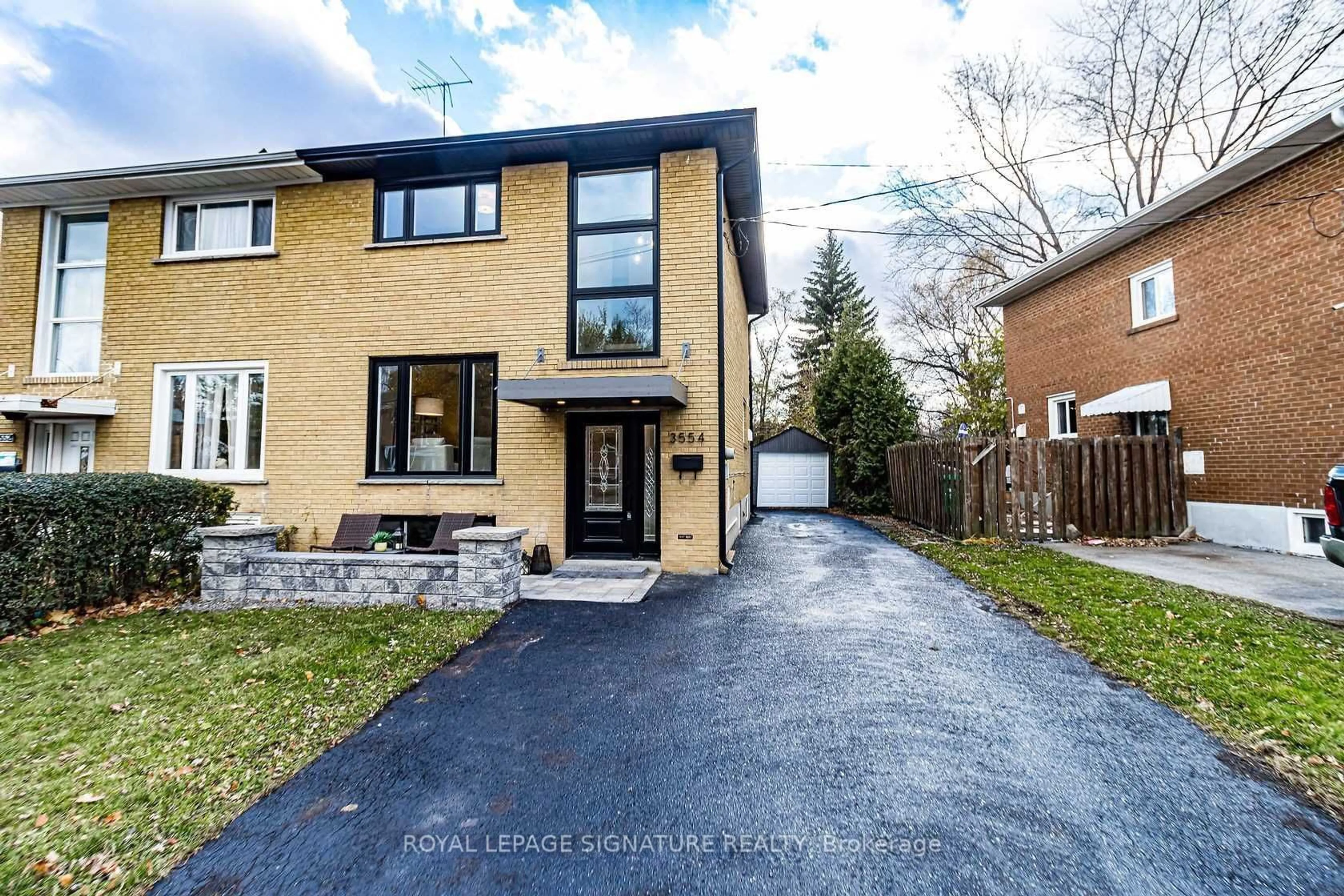 Home with brick exterior material, street for 3554 Queenston Dr, Mississauga Ontario L5C 2G6