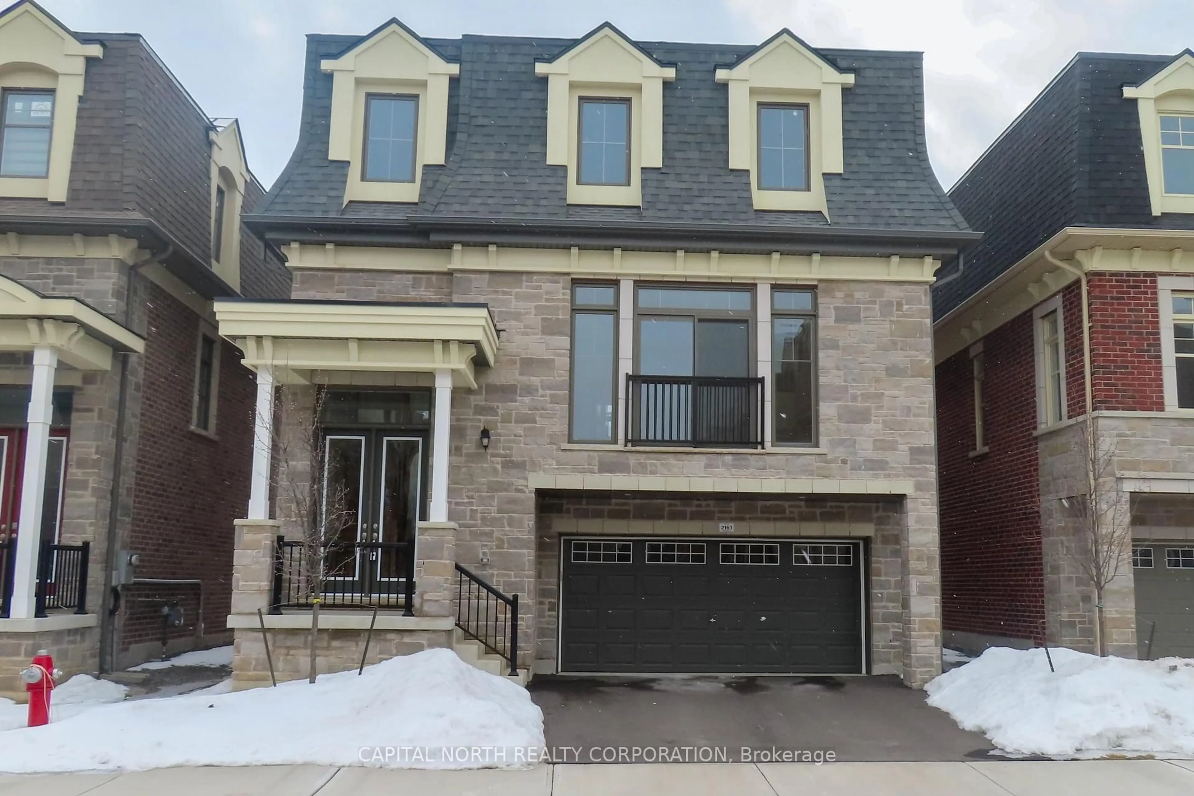 Home with brick exterior material, street for 2163 Royal Gala Circ, Mississauga Ontario L4Y 0H2