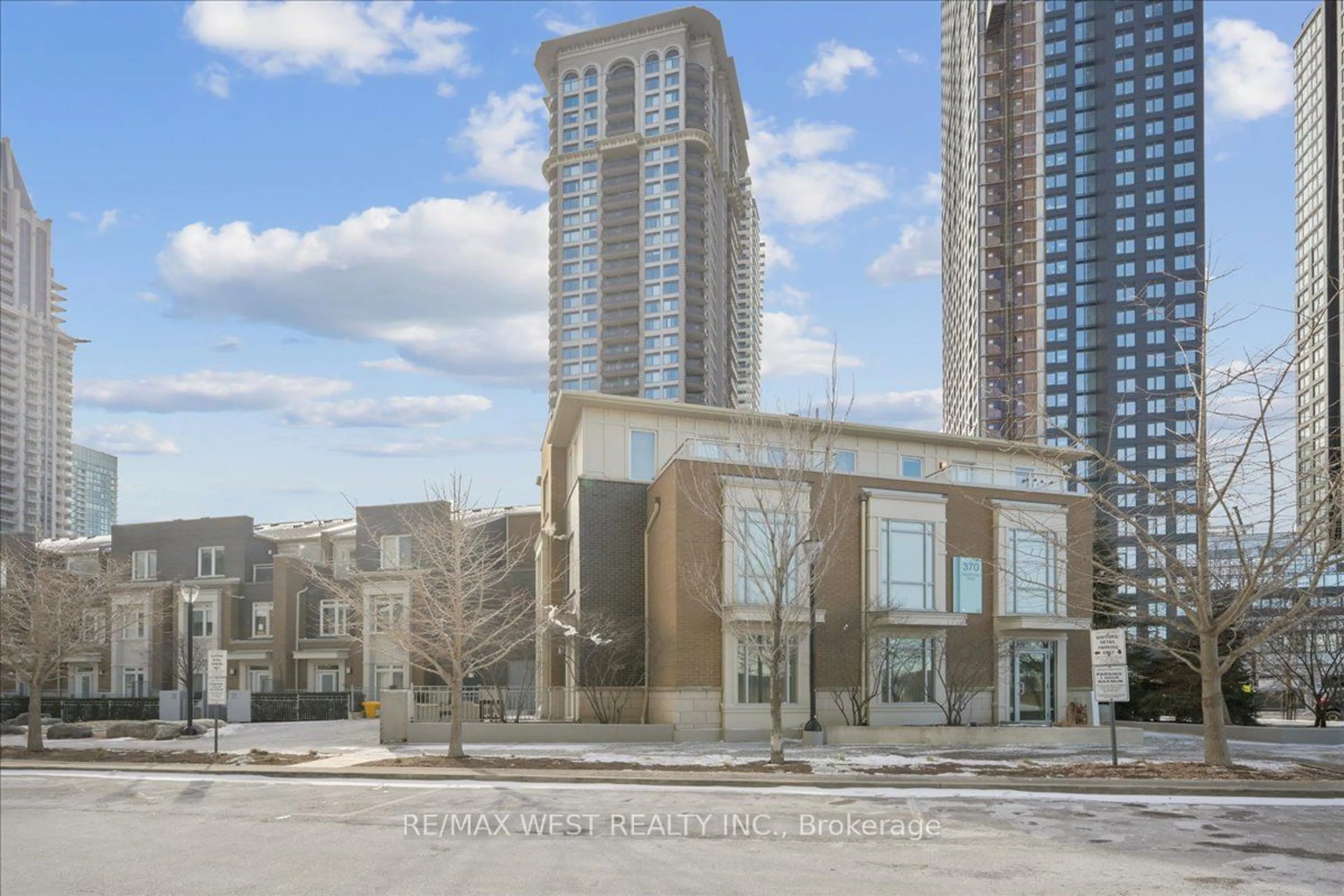 Unknown for 370 Square One Dr #Th#13, Mississauga Ontario L5B 0E6